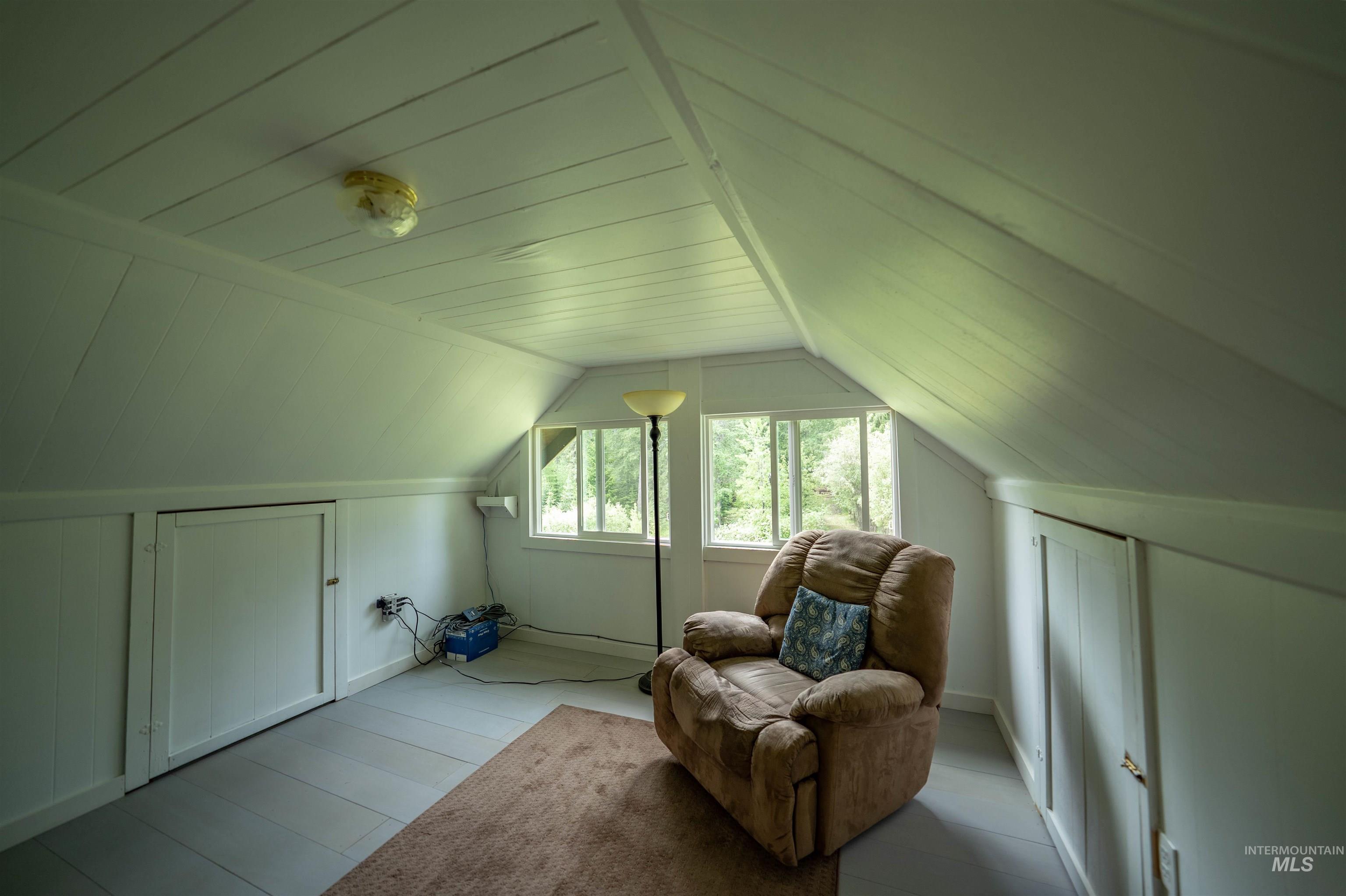 5692 Meadow Creek Road Property Photo 19