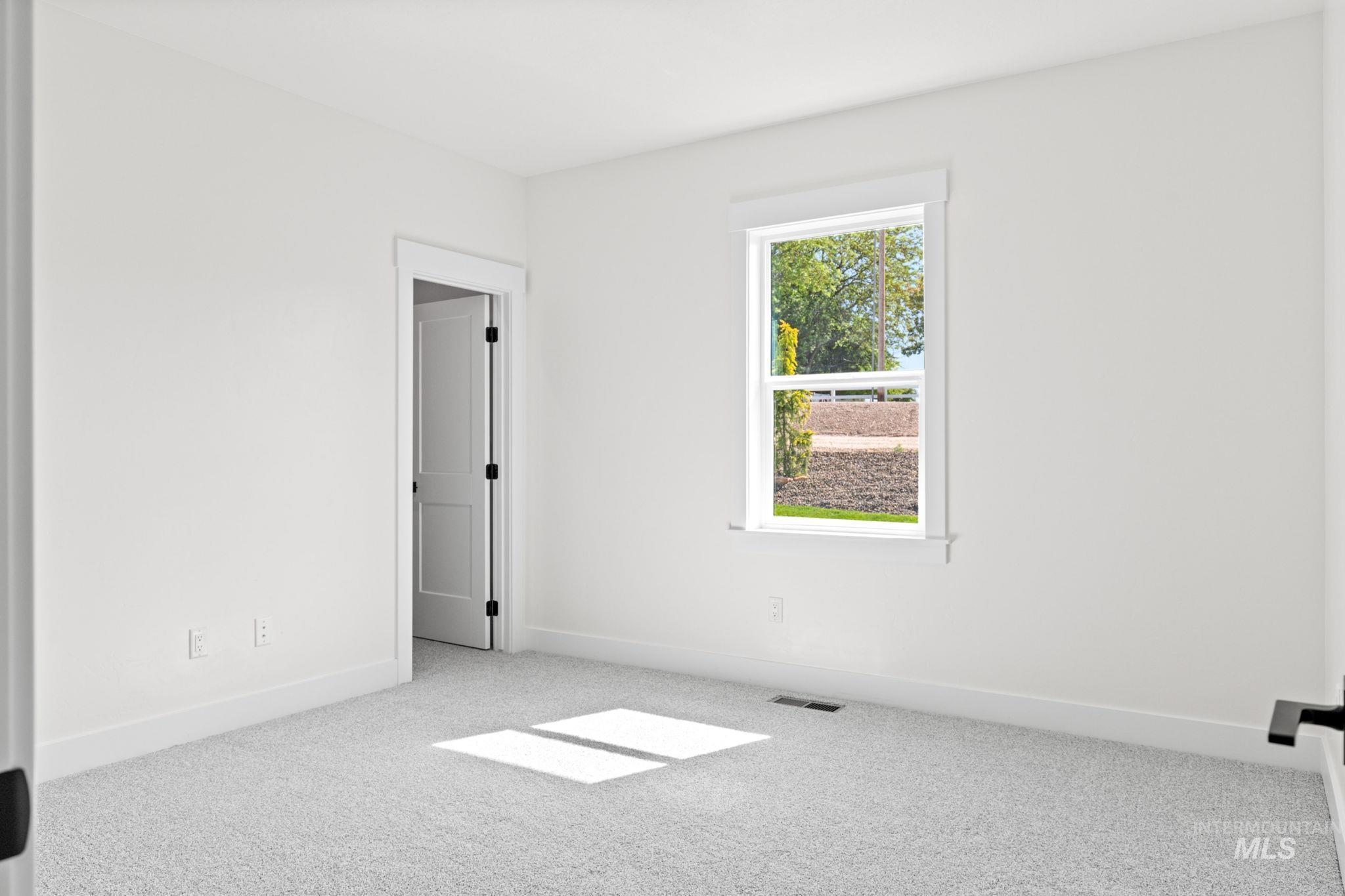 17397 Madison Rd Property Photo 33