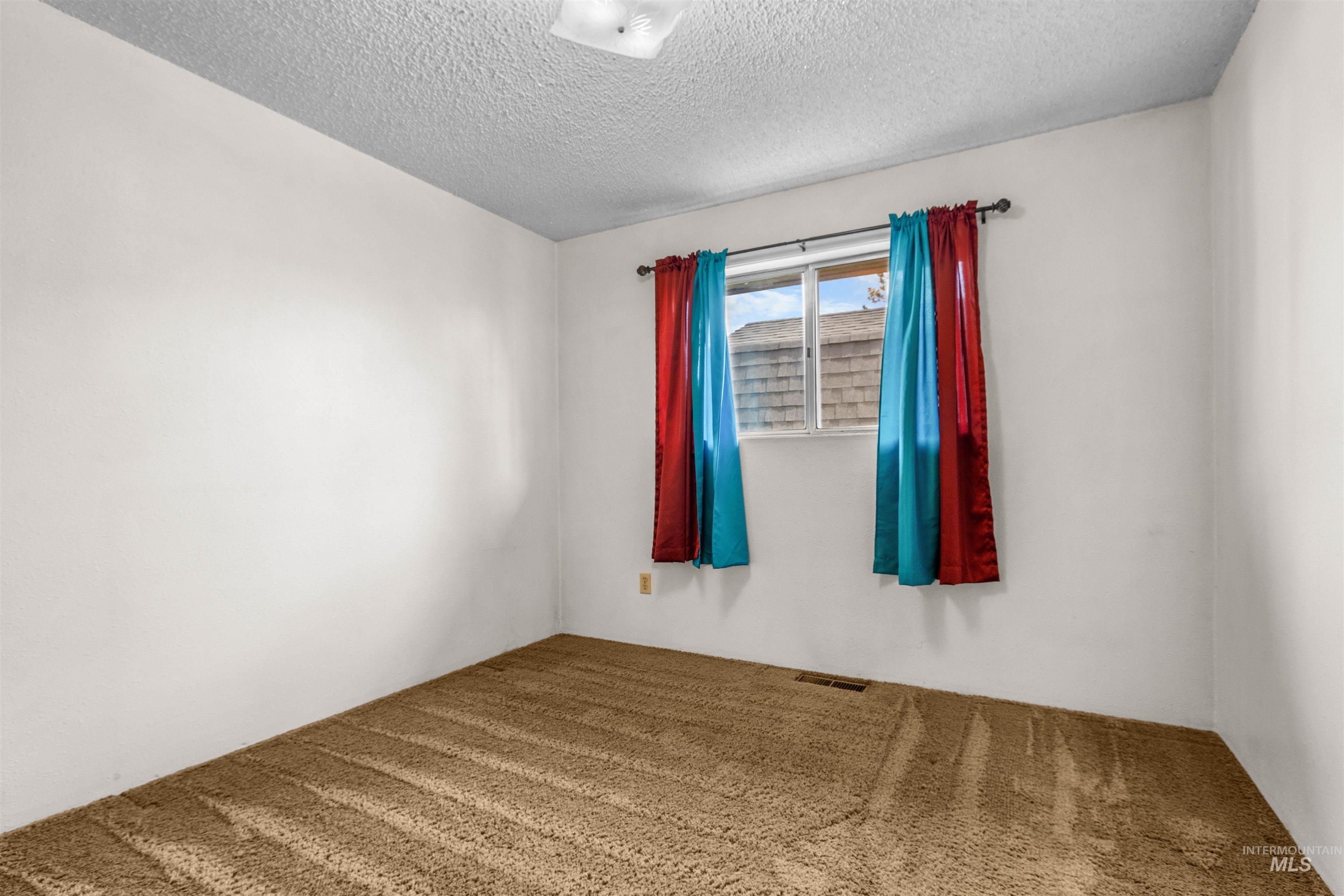 809 N Idaho Ave Property Photo 7