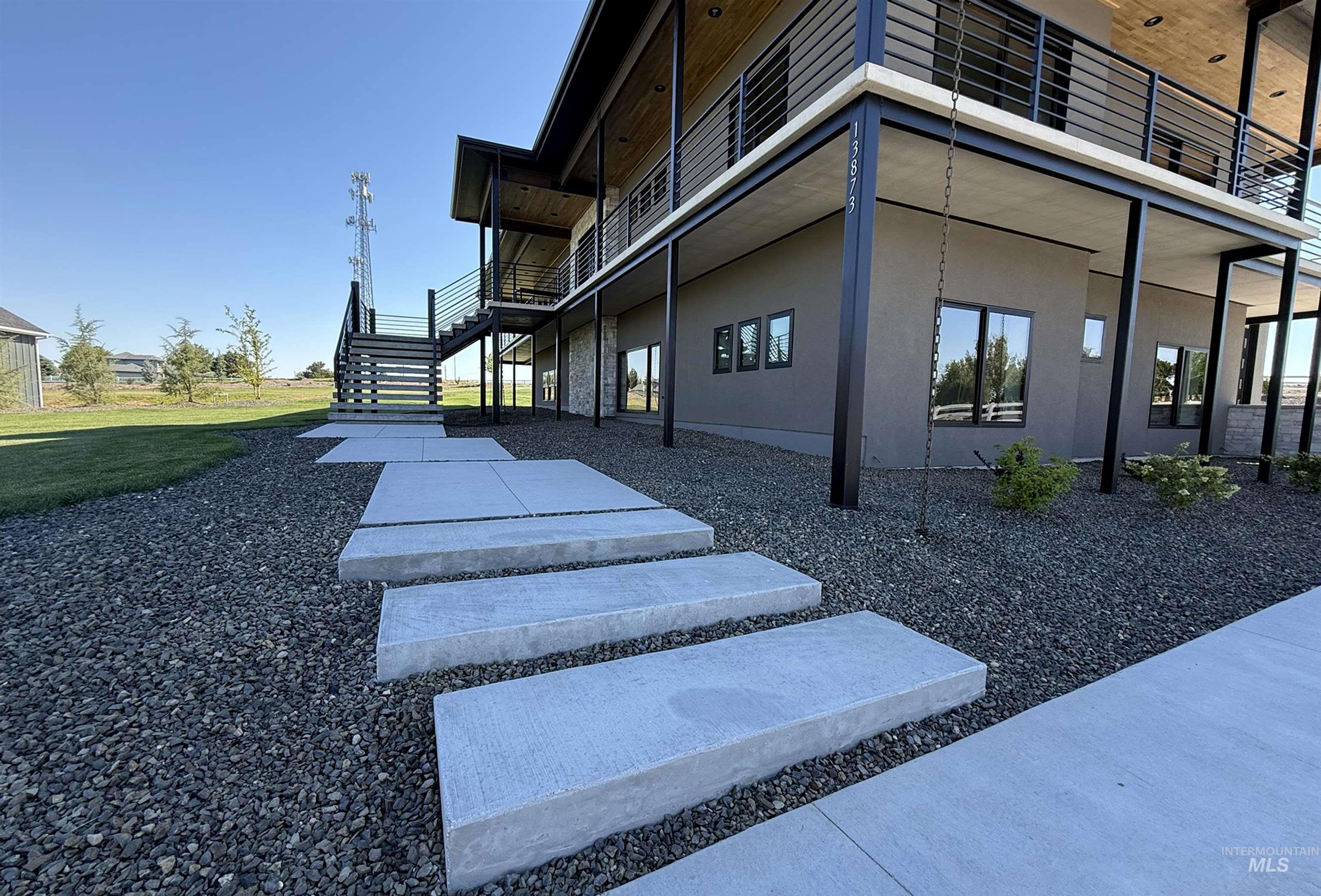 13873 Shafer Butte Way Property Photo 3