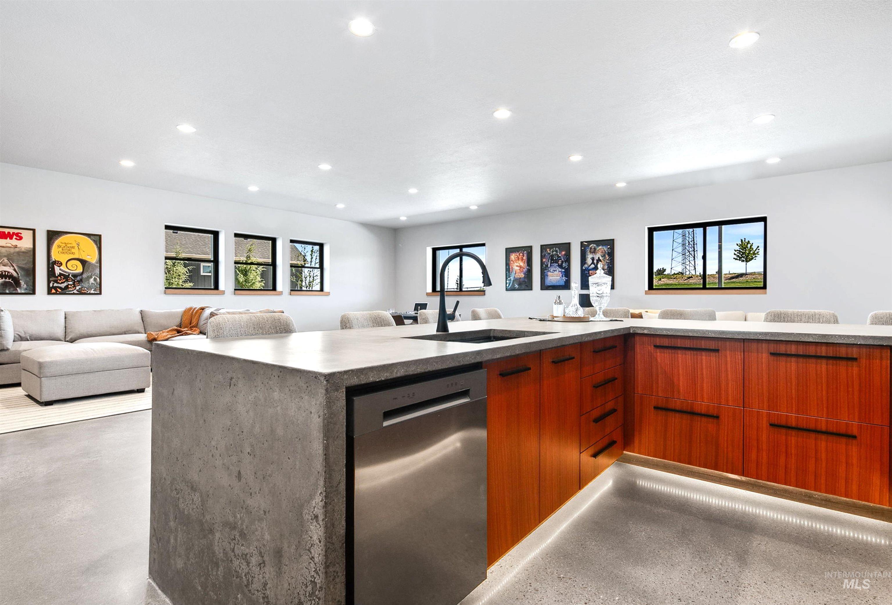 13873 Shafer Butte Way Property Photo 32