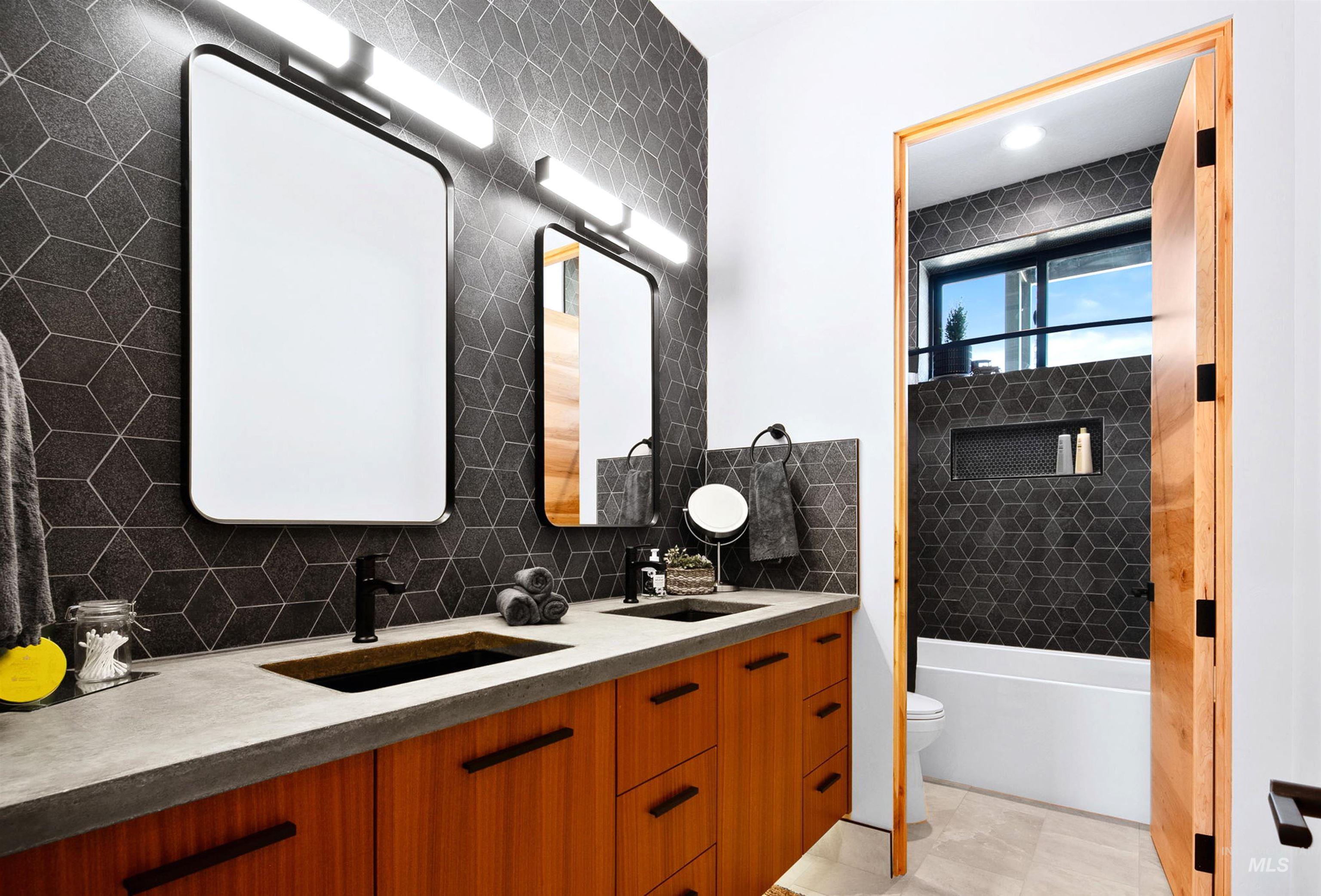 13873 Shafer Butte Way Property Photo 38
