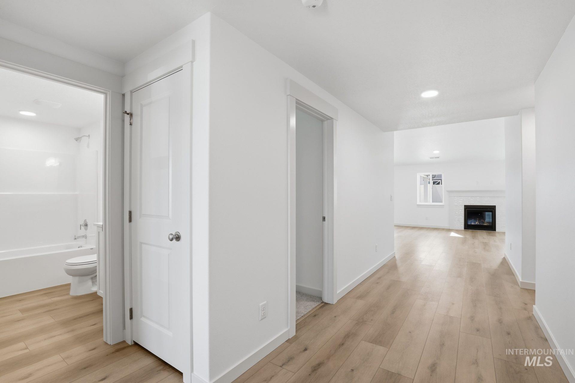 11099 Claremont St Property Photo 8
