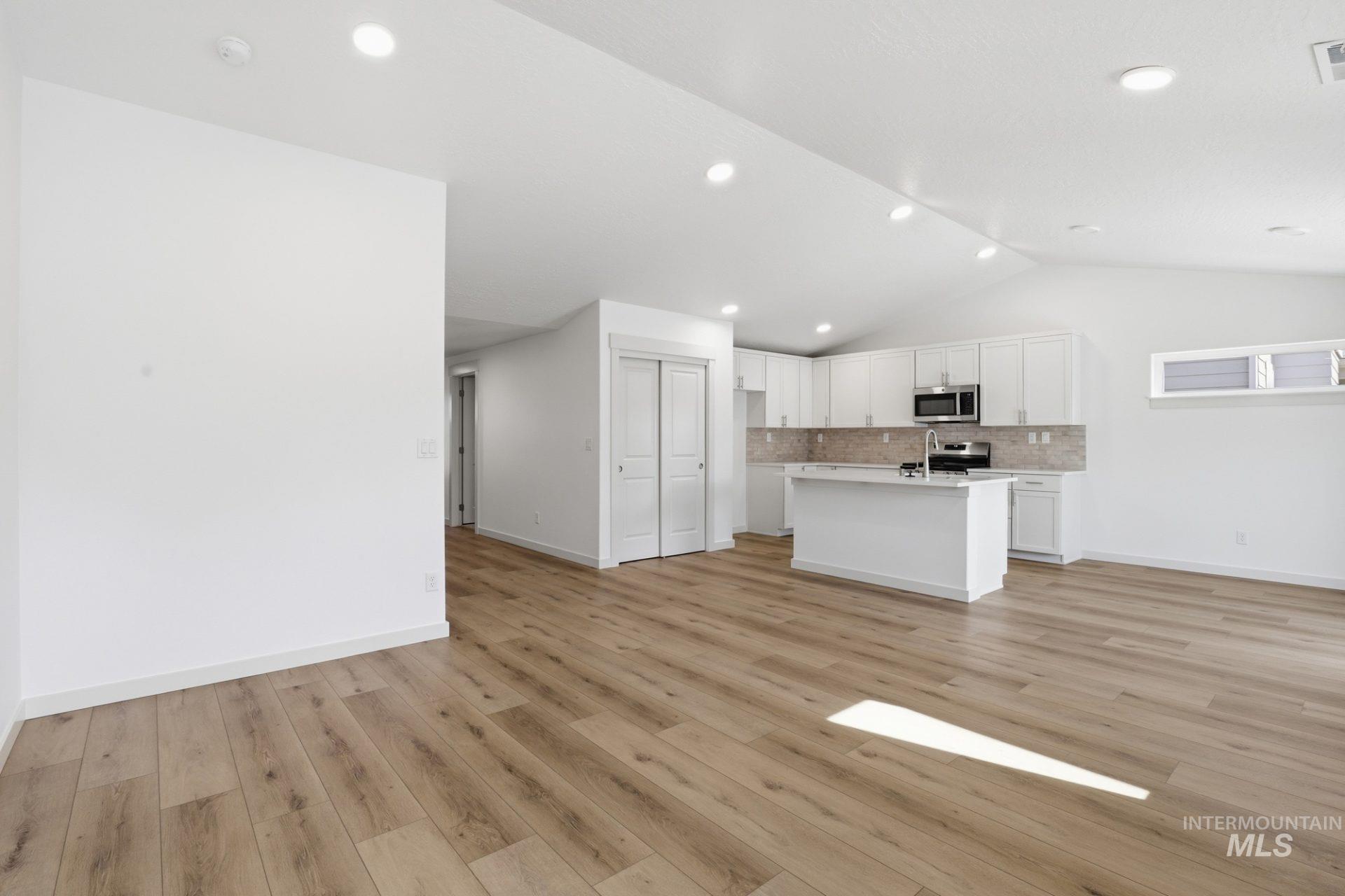 11099 Claremont St Property Photo 11