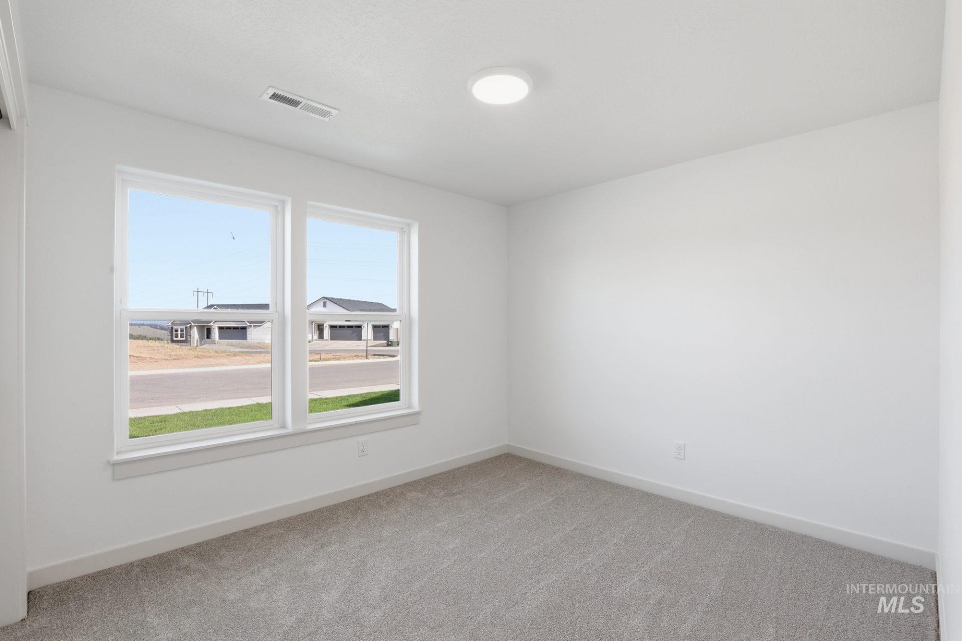 11099 Claremont St Property Photo 15