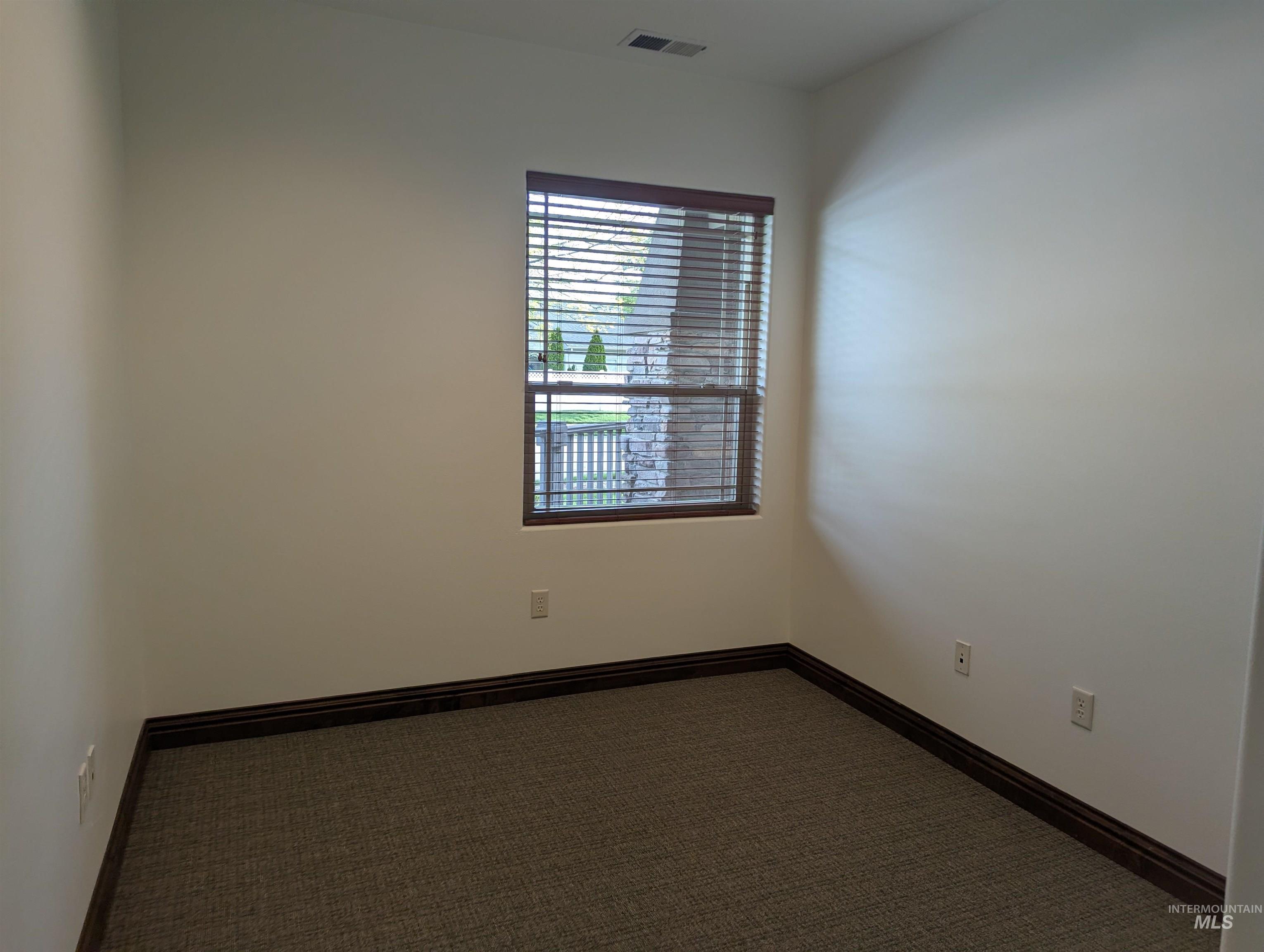 1151 Iron Eagle Property Photo 3
