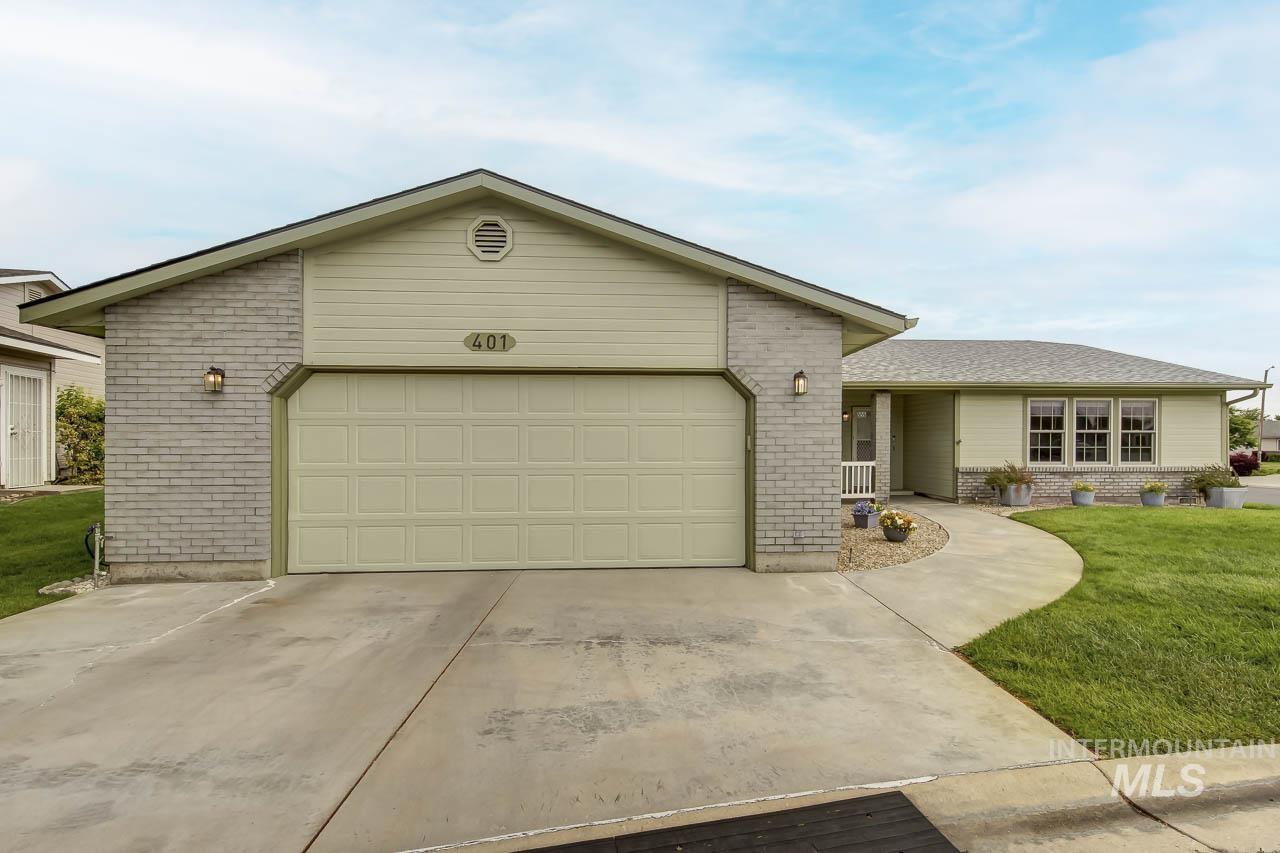 1100 Burnett Dr Property Photo 1