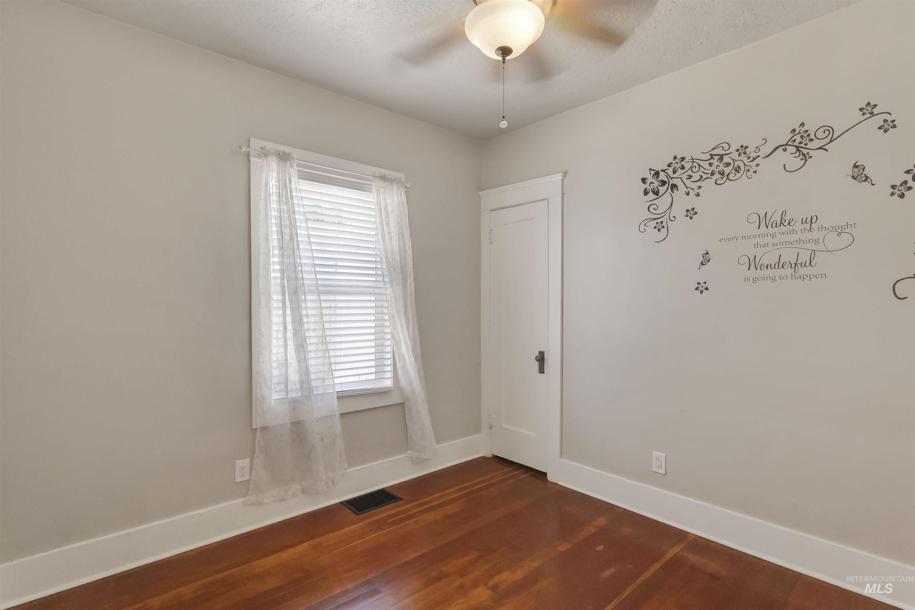 409 E Ave C Property Photo 19