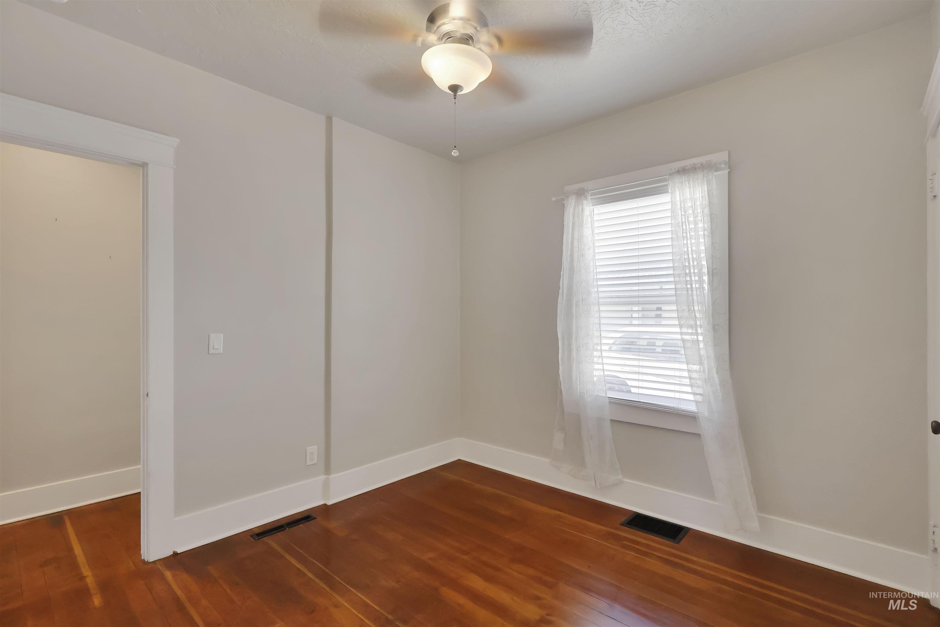 409 E Ave C Property Photo 20