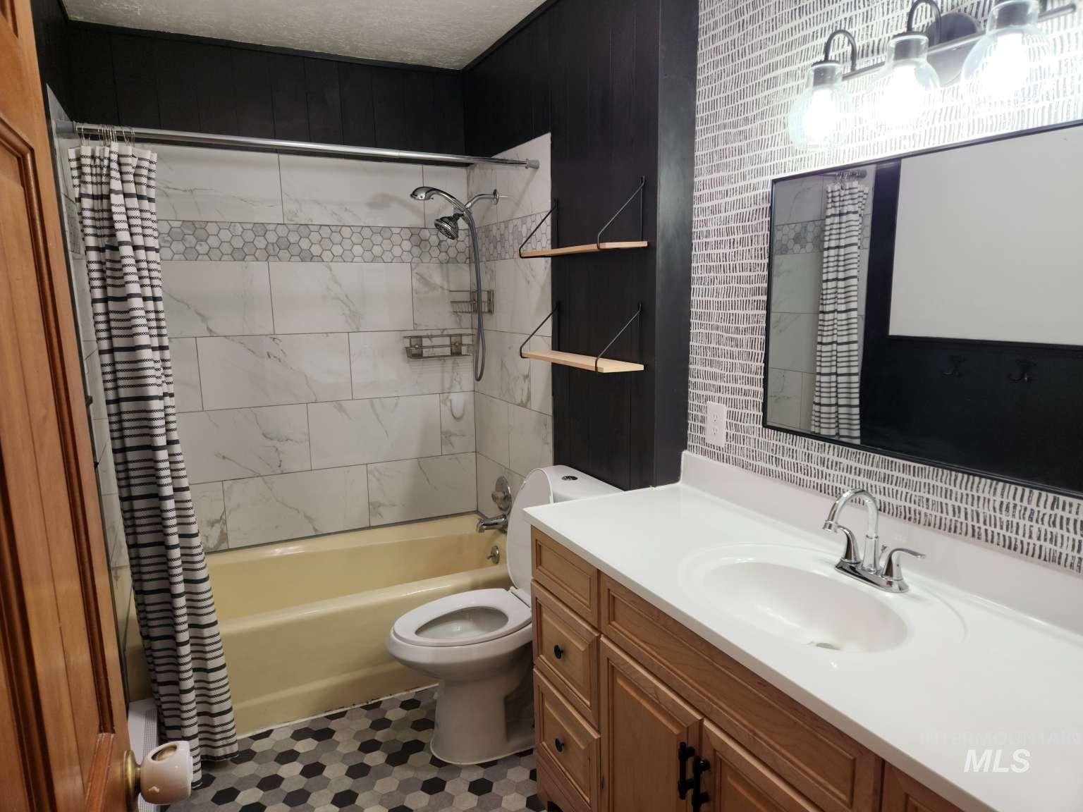 1909 Granada Dr Property Photo 31