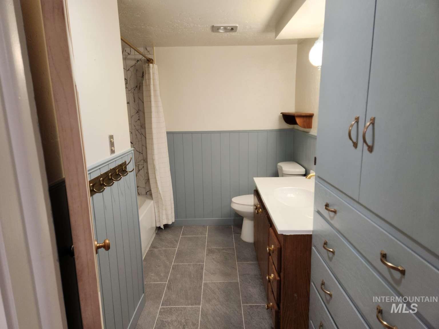 1909 Granada Dr Property Photo 33