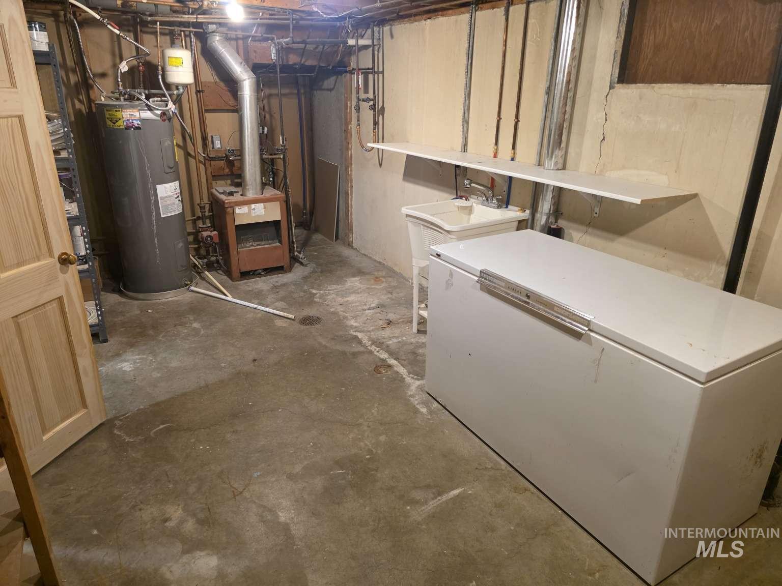 1909 Granada Dr Property Photo 41