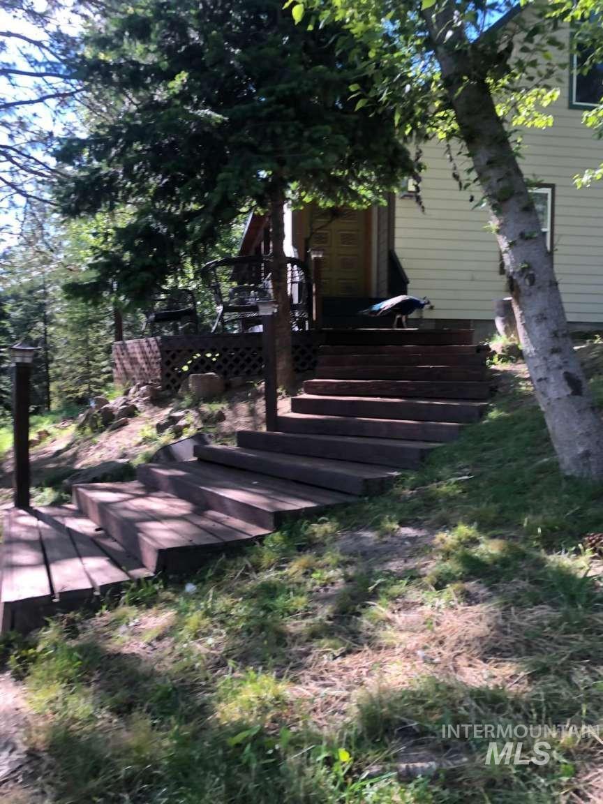 1021 Nw Smokey Bear Ln Property Photo 2
