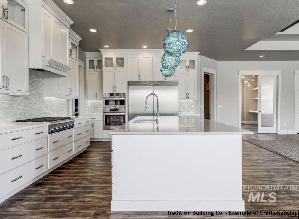 6284 Chateau Pl Property Photo 6