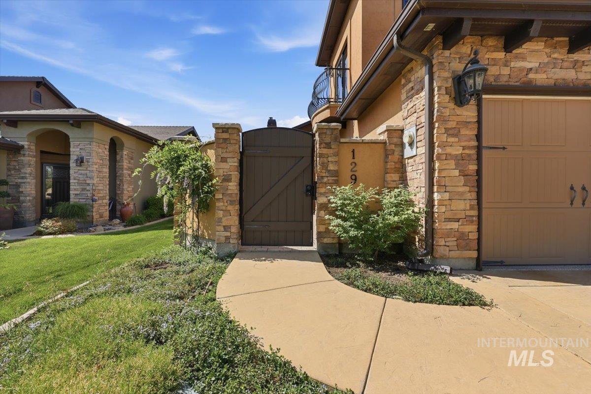 129 Cholla Hills Property Photo 2