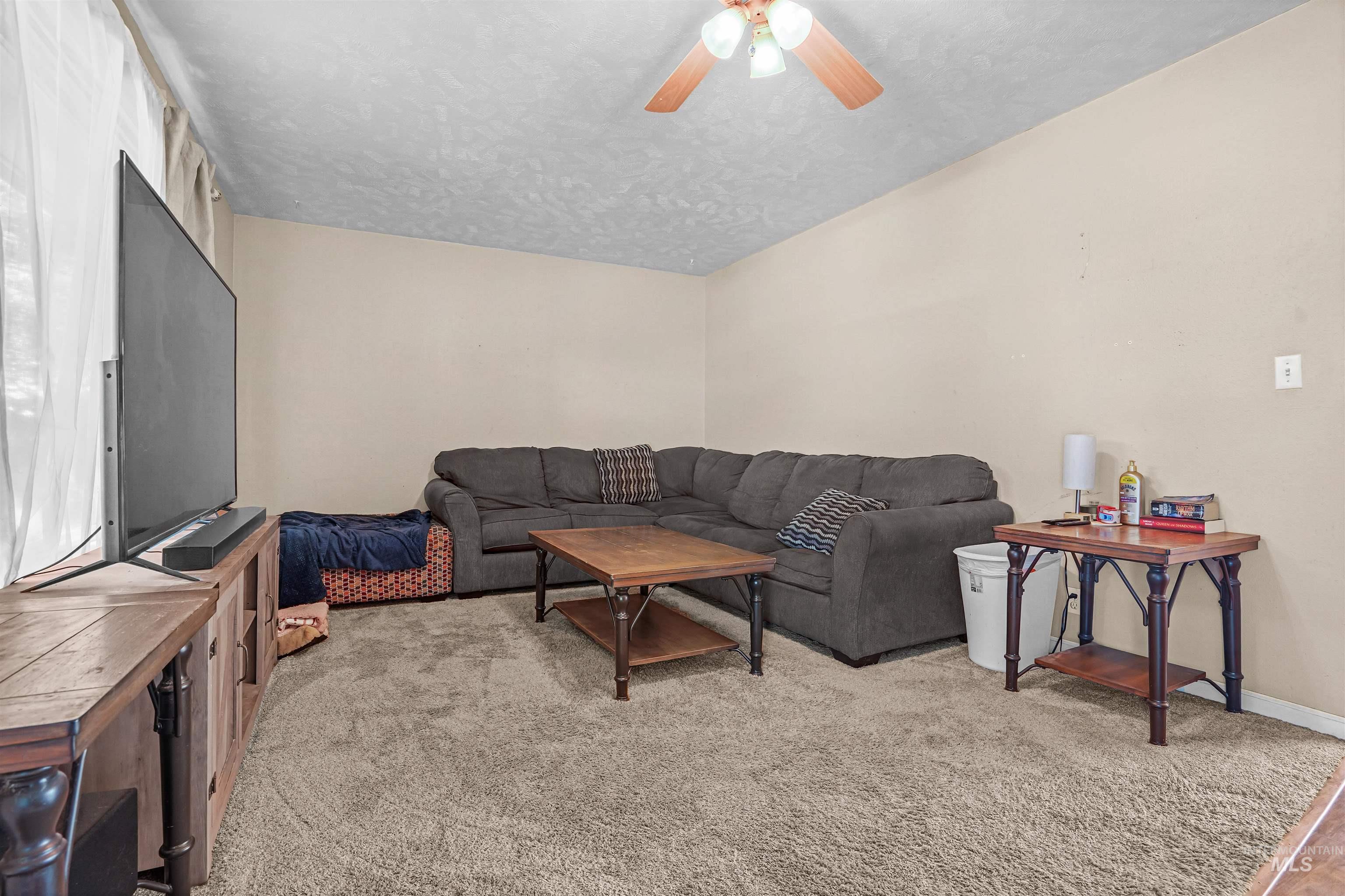 2479 Hansen Ave Property Photo 2