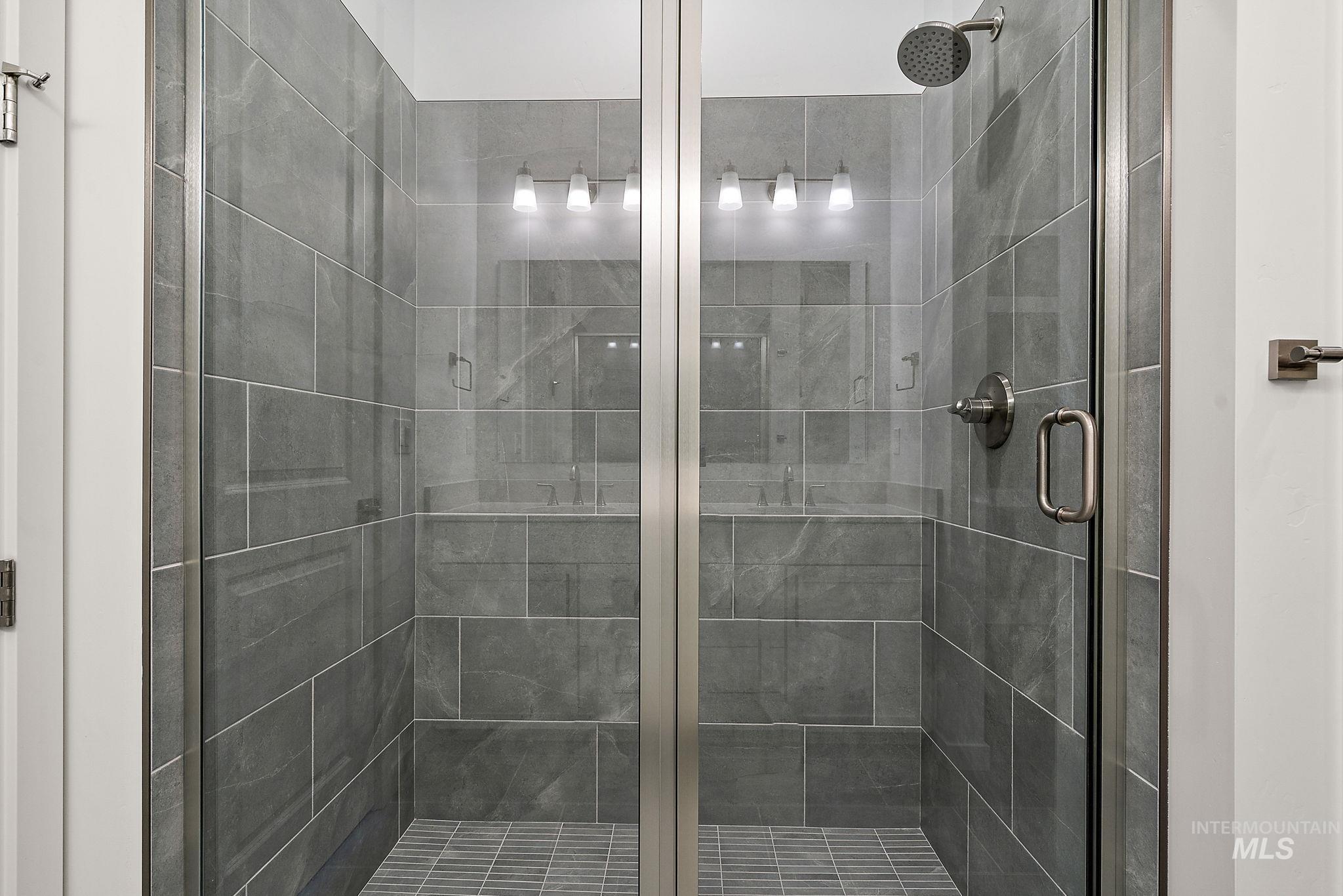147 N Roscoe Ave. Property Photo 20