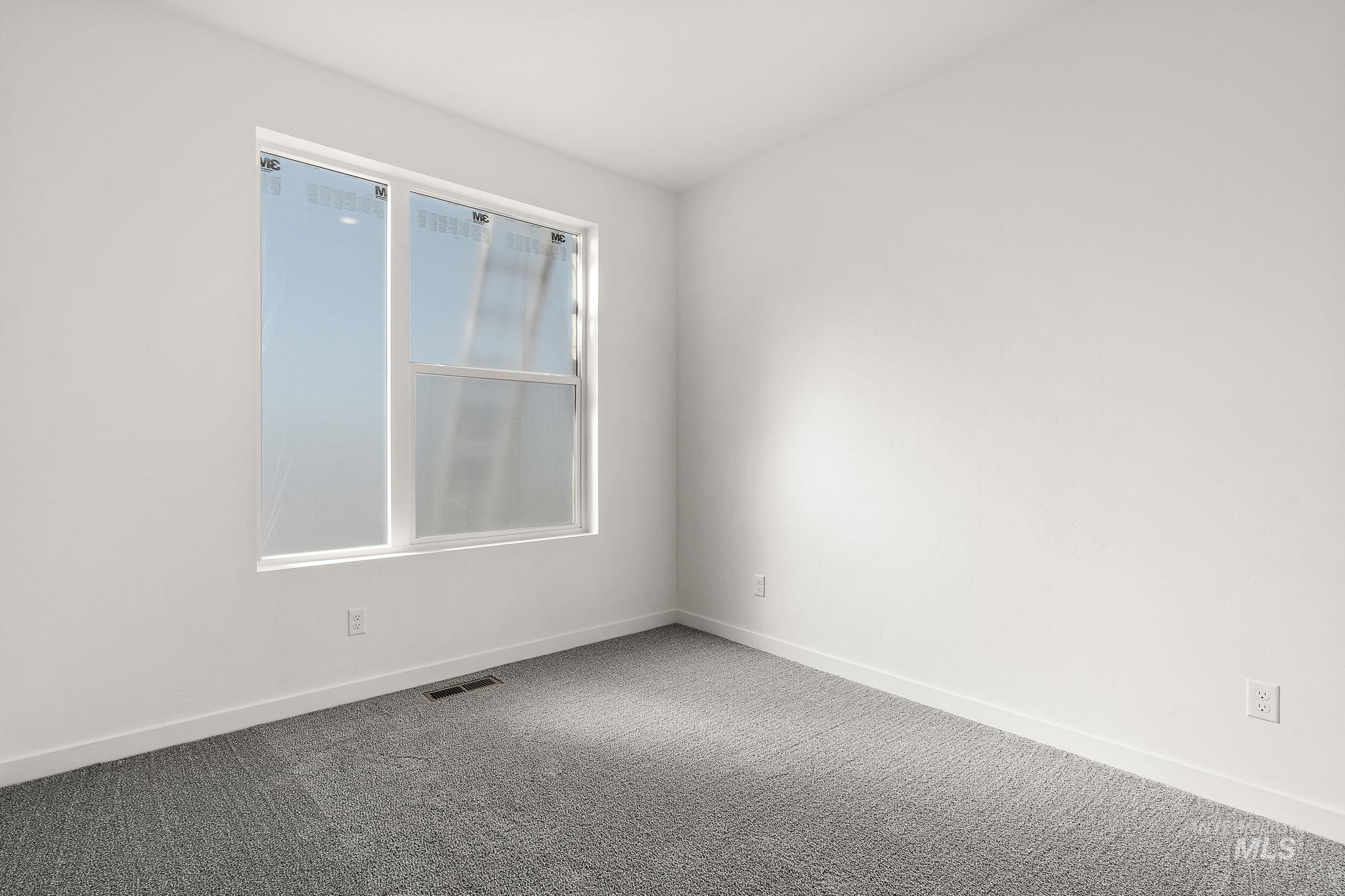 147 N Roscoe Ave. Property Photo 26