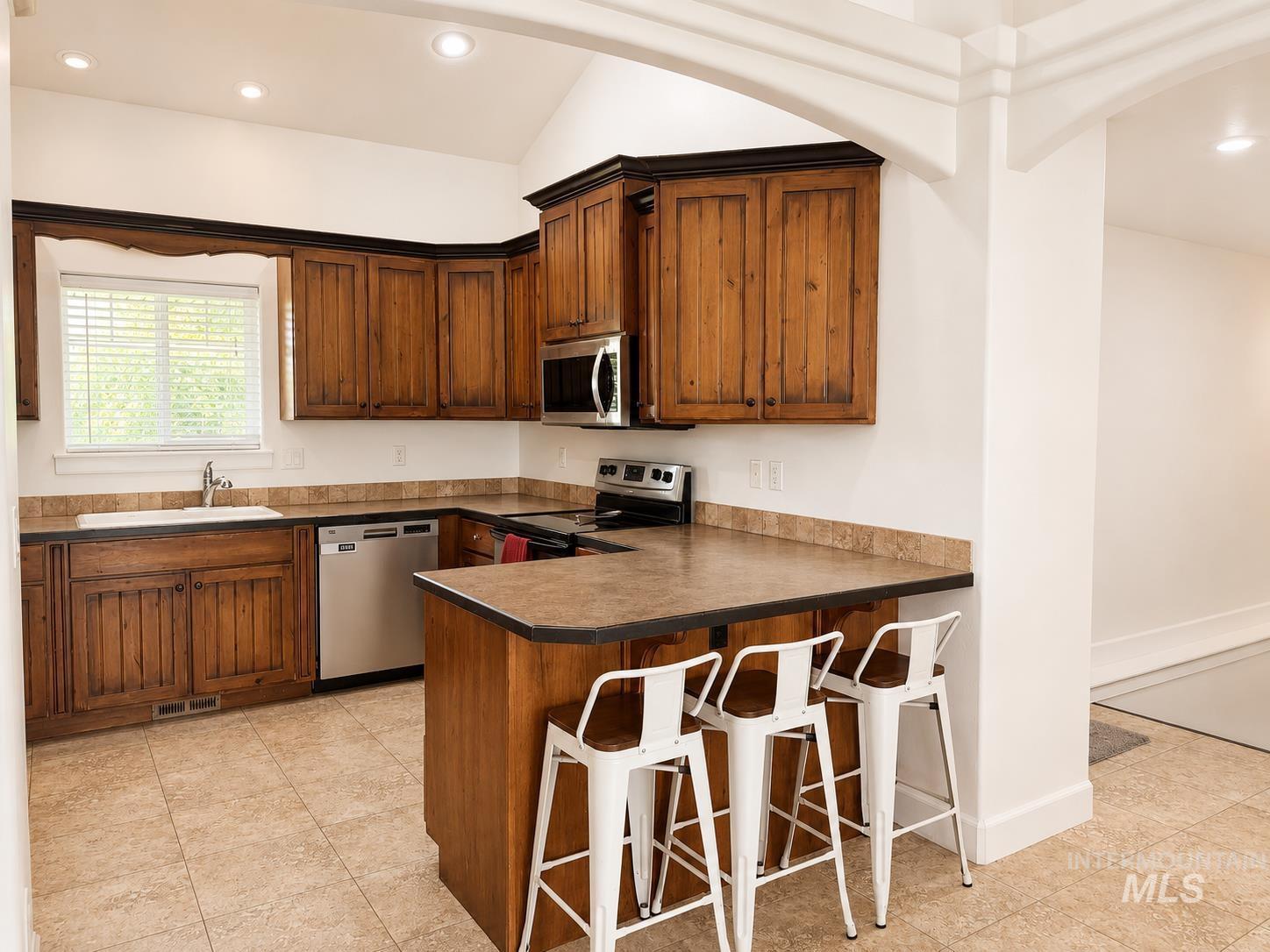 1057 Oakwood Ave. Property Photo 10
