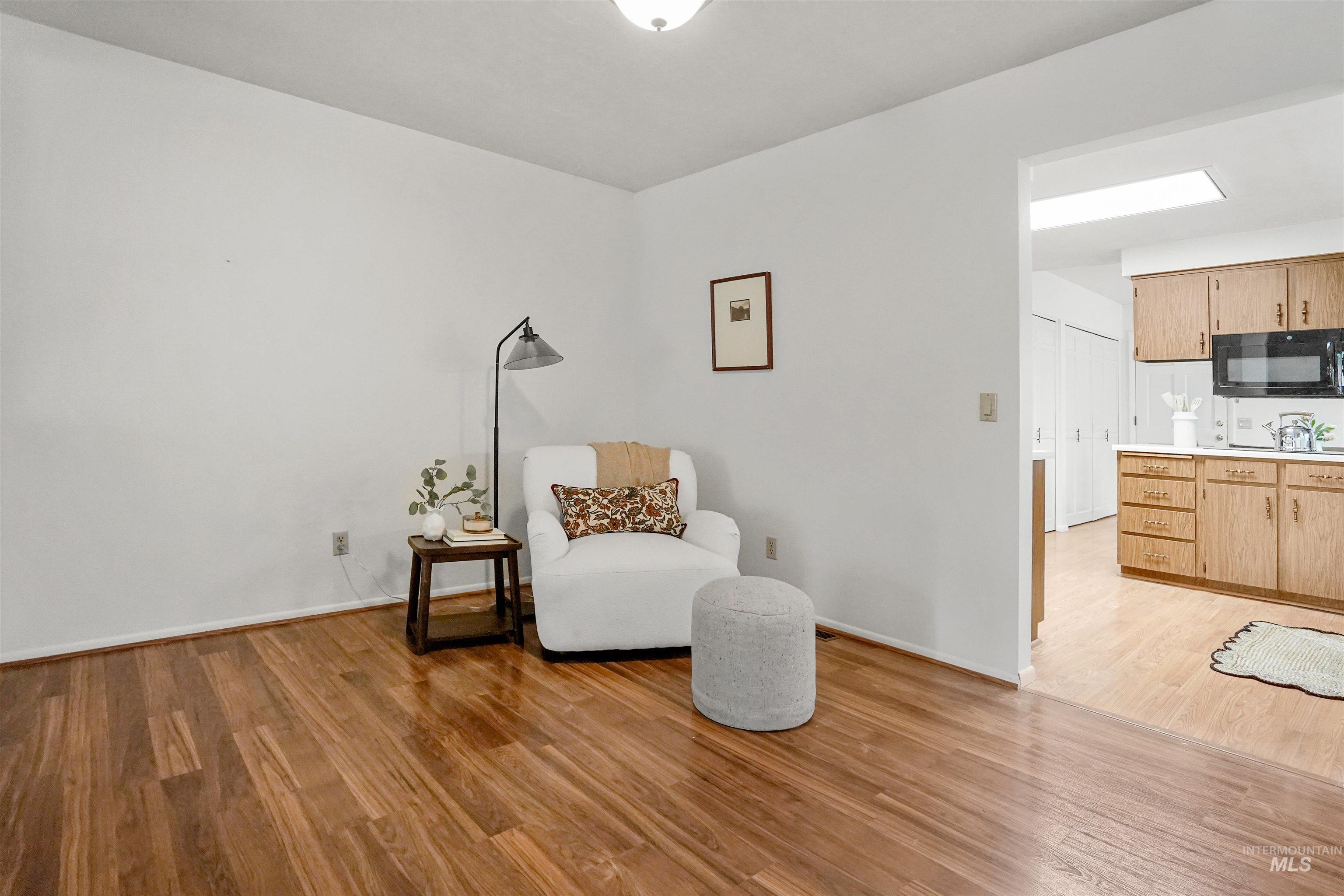 300 Morrison Property Photo 4