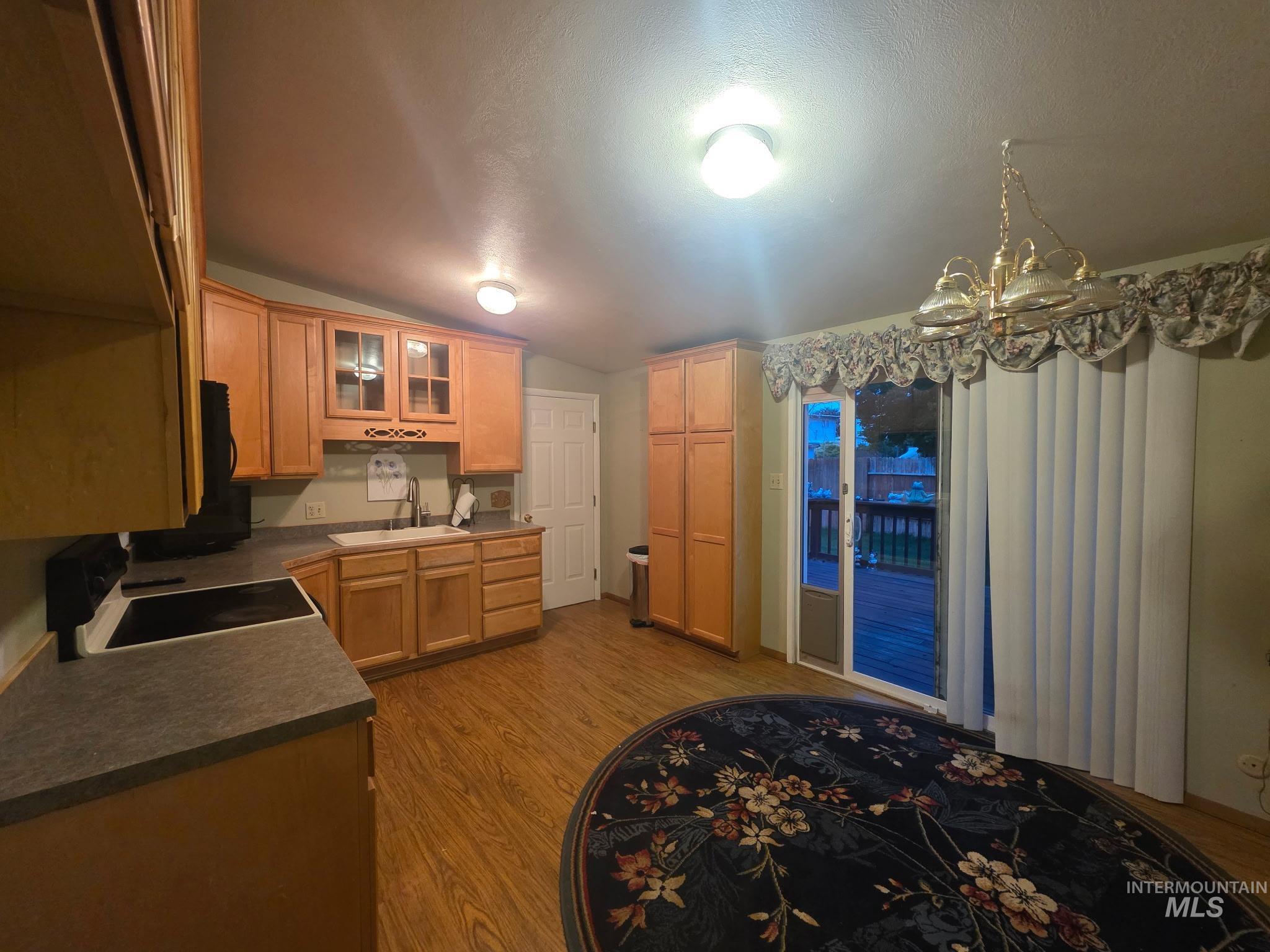 1940 Sherry Drive Property Photo 3