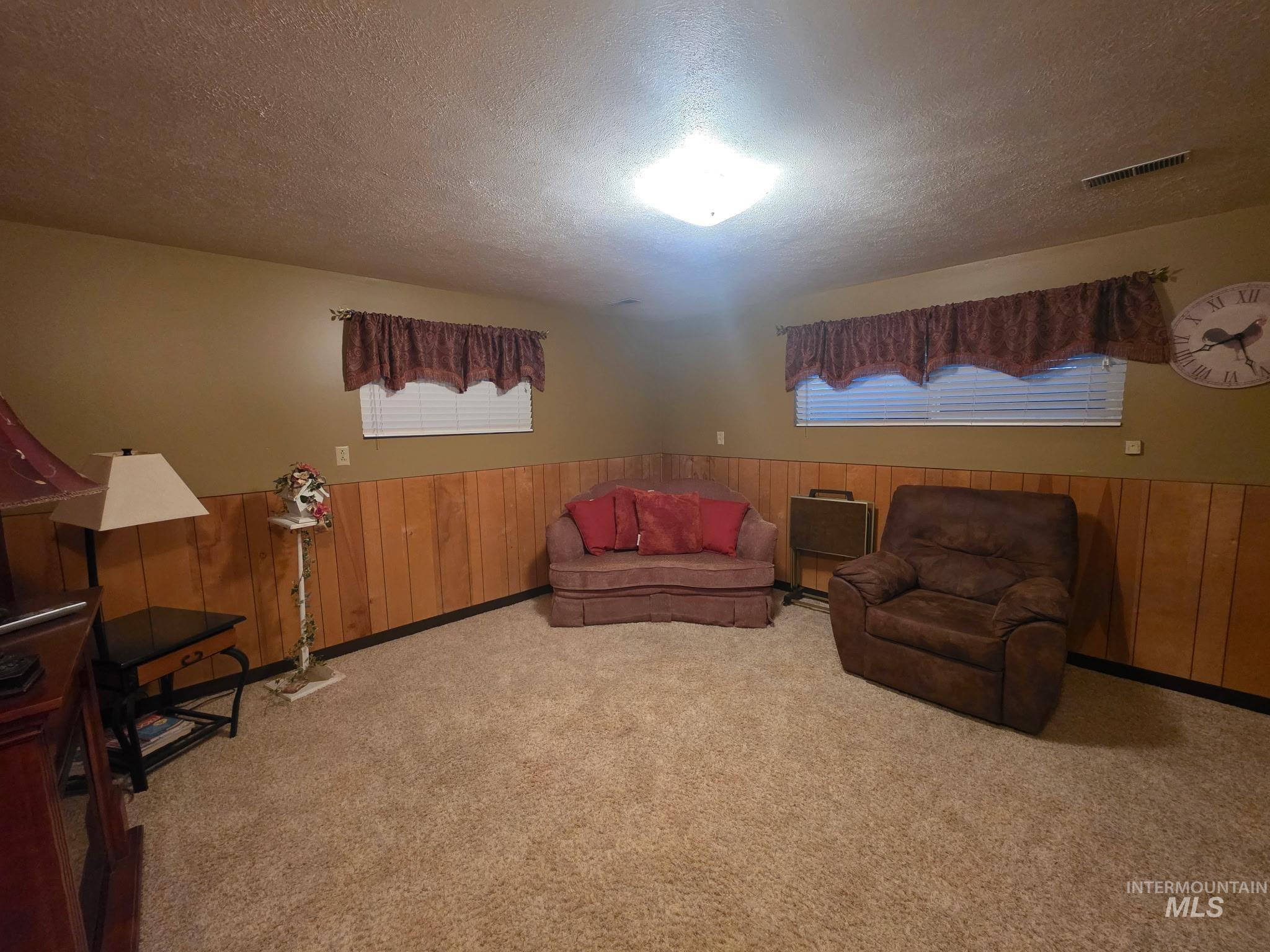 1940 Sherry Drive Property Photo 9