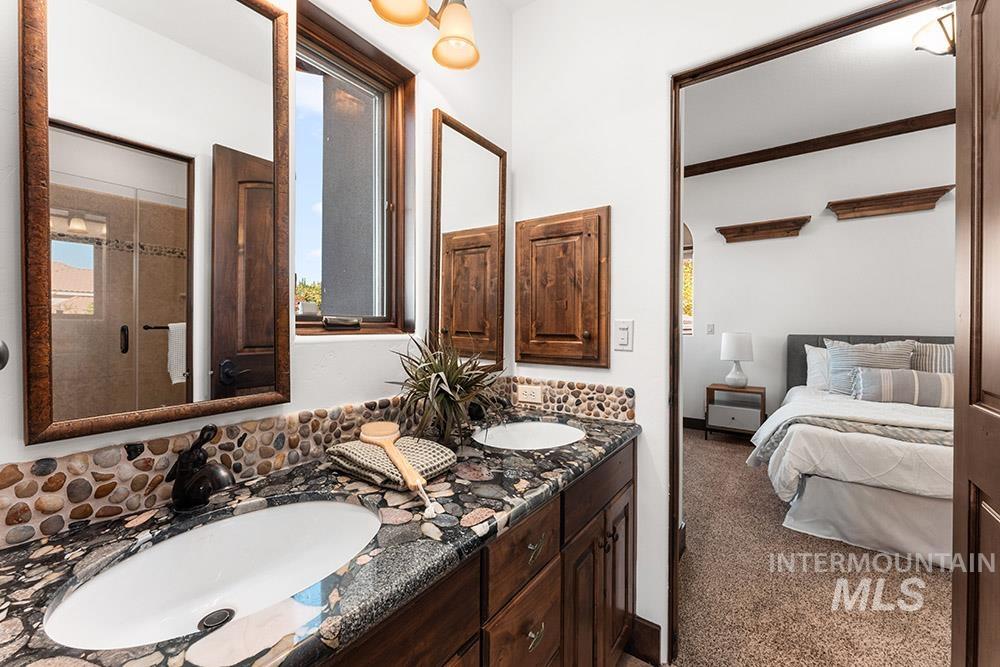 473 N Strata Via Way Property Photo 30