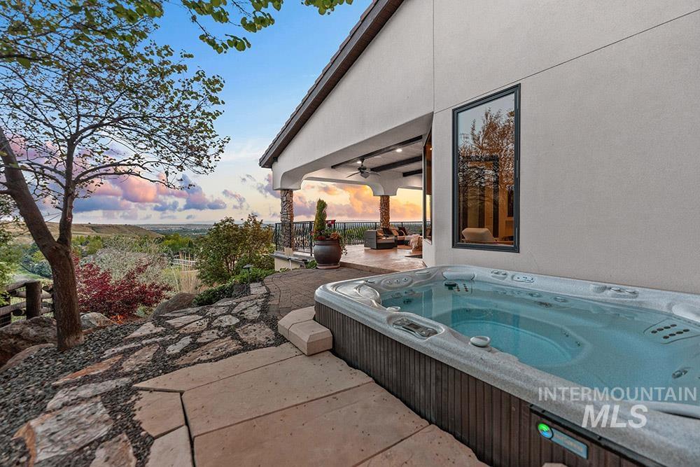 473 N Strata Via Way Property Photo 33