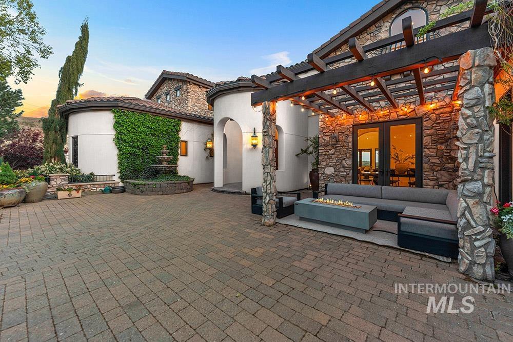 473 N Strata Via Way Property Photo 34