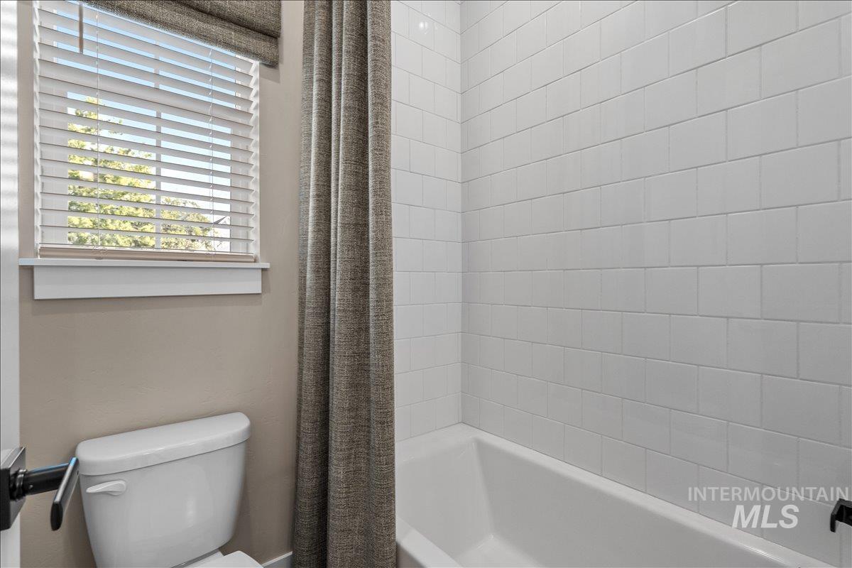 89 N Roscoe Ave Property Photo 31