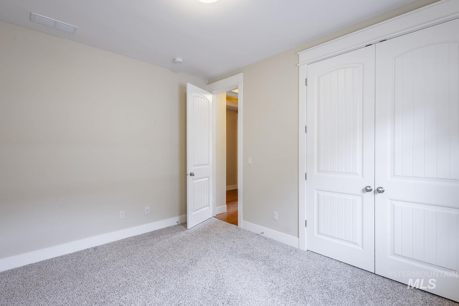 427 Briar Hill St Property Photo 30