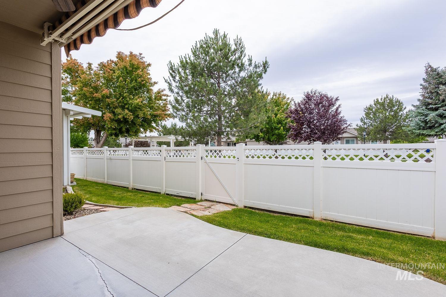 427 Briar Hill St Property Photo 40