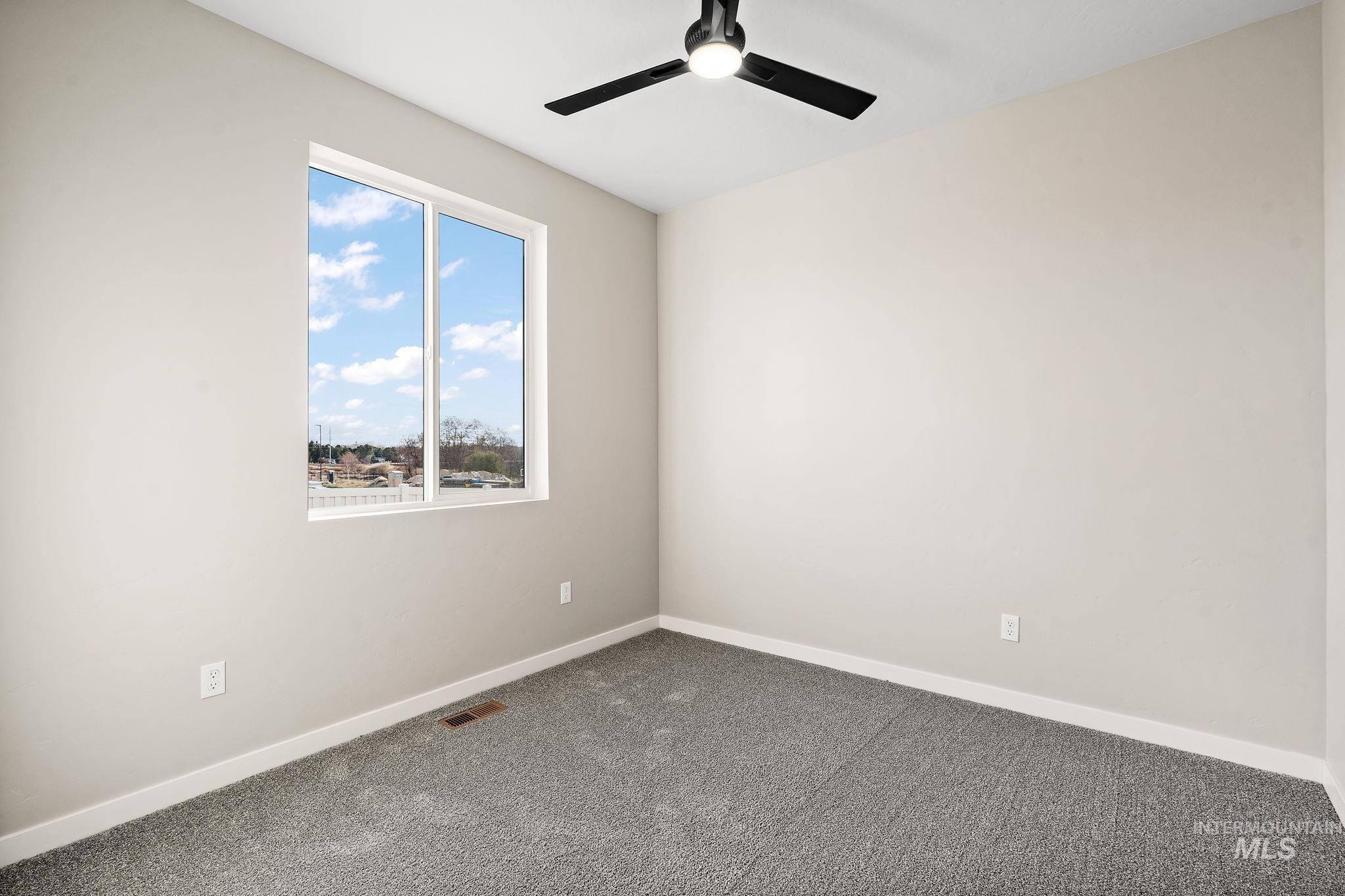 103 N Roscoe Ave. Property Photo 24