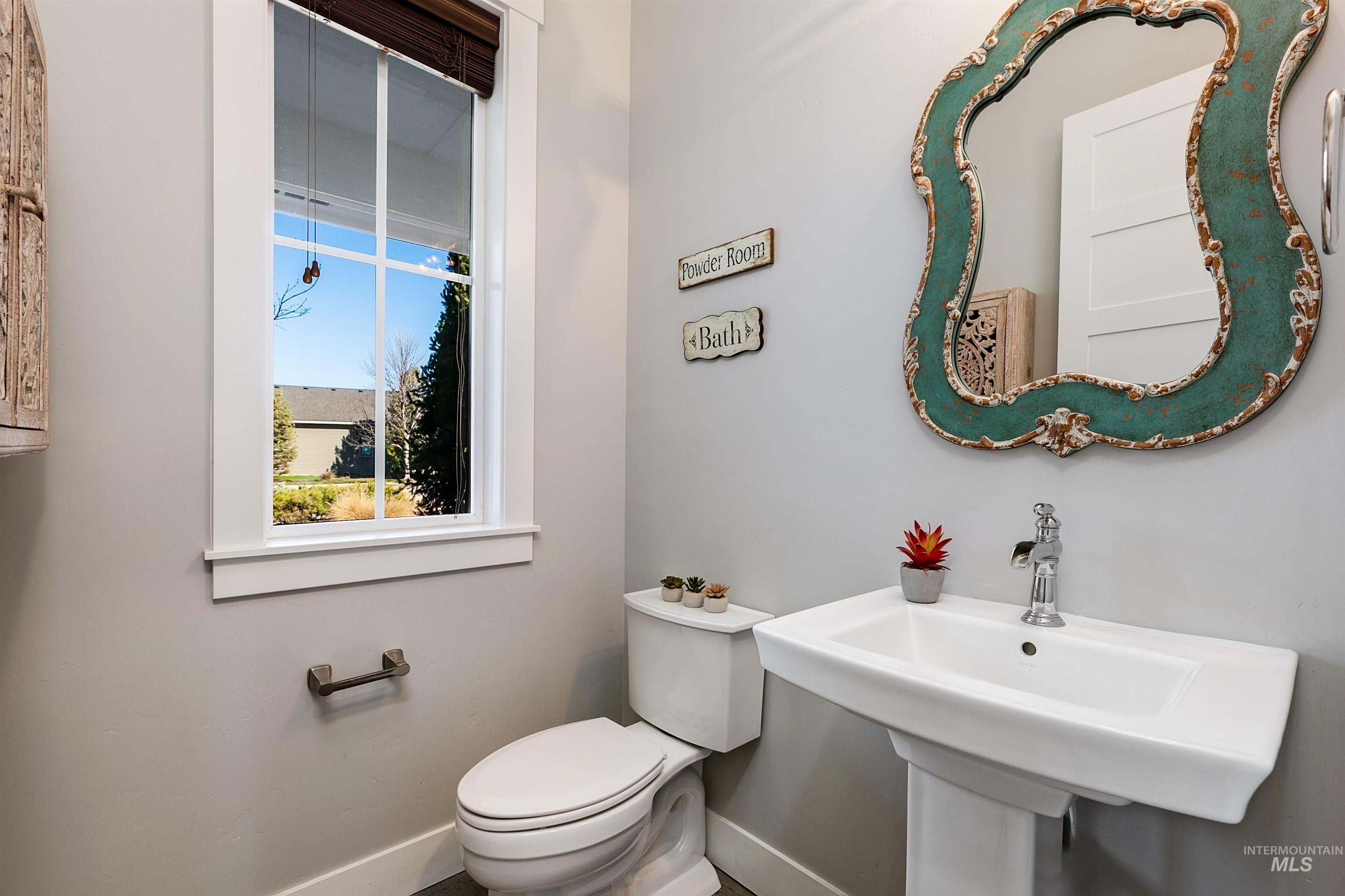 2230 N Vizcaya Way Property Photo 23