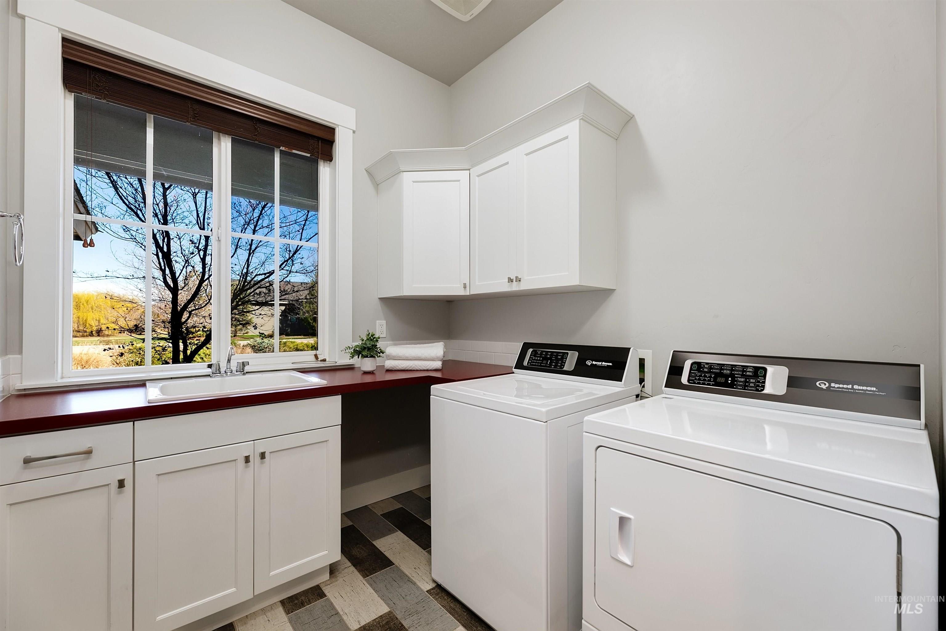 2230 N Vizcaya Way Property Photo 32