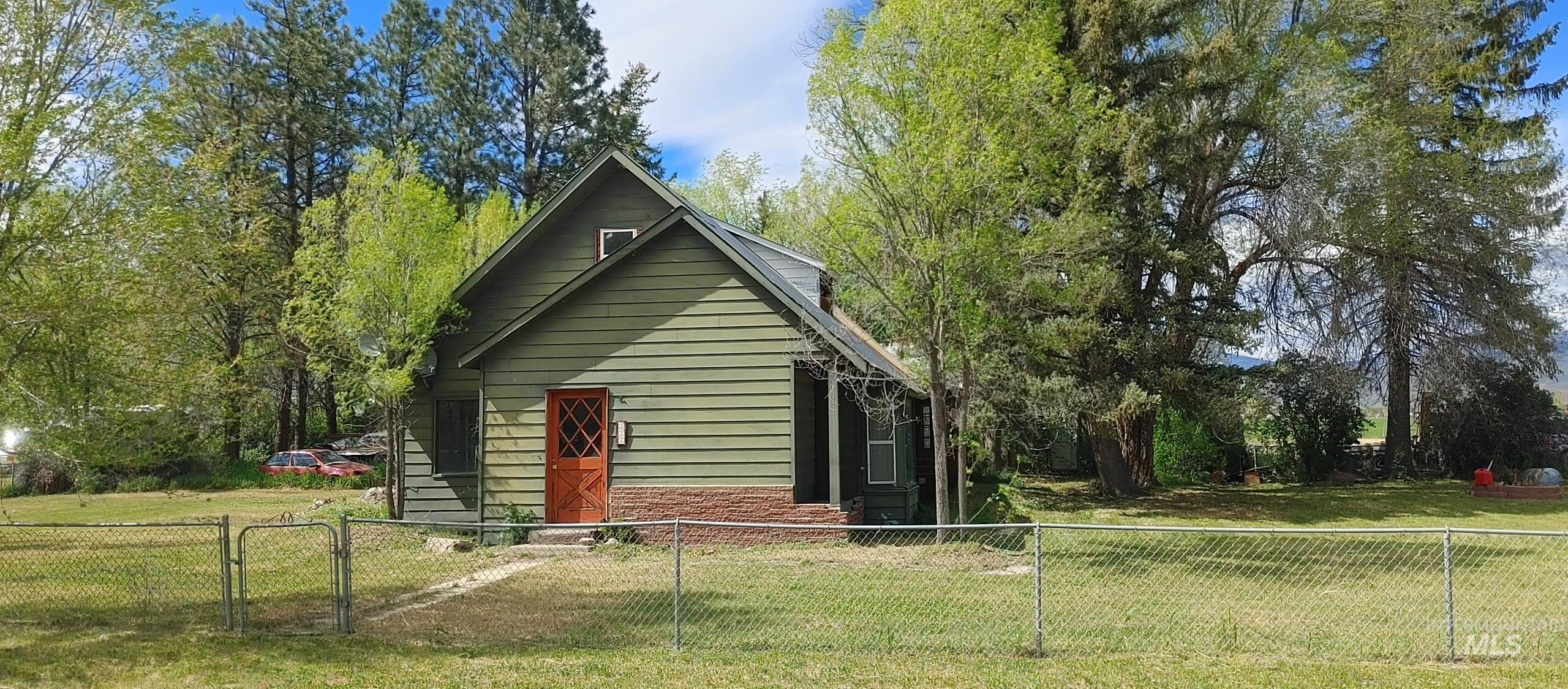 227 Alturas Ave Property Photo 1