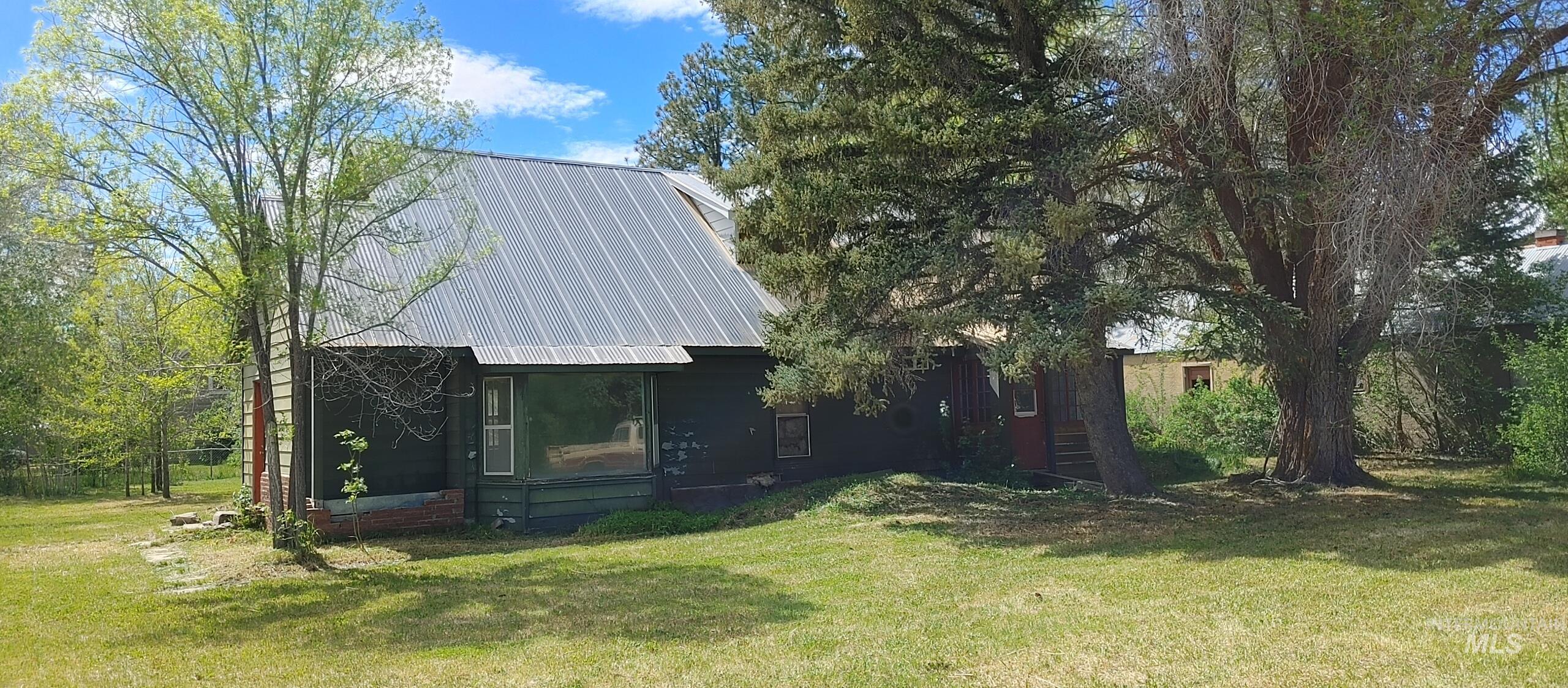 227 Alturas Ave Property Photo 12
