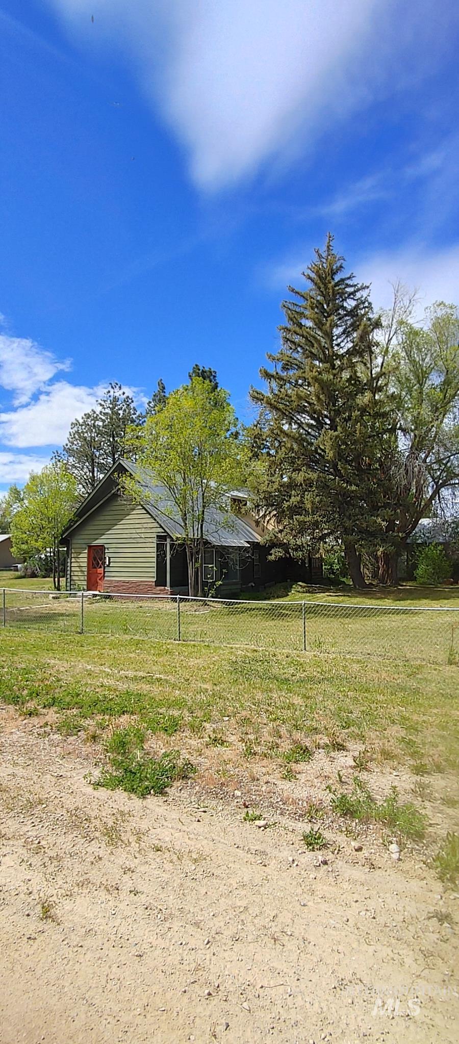 227 Alturas Ave Property Photo 14