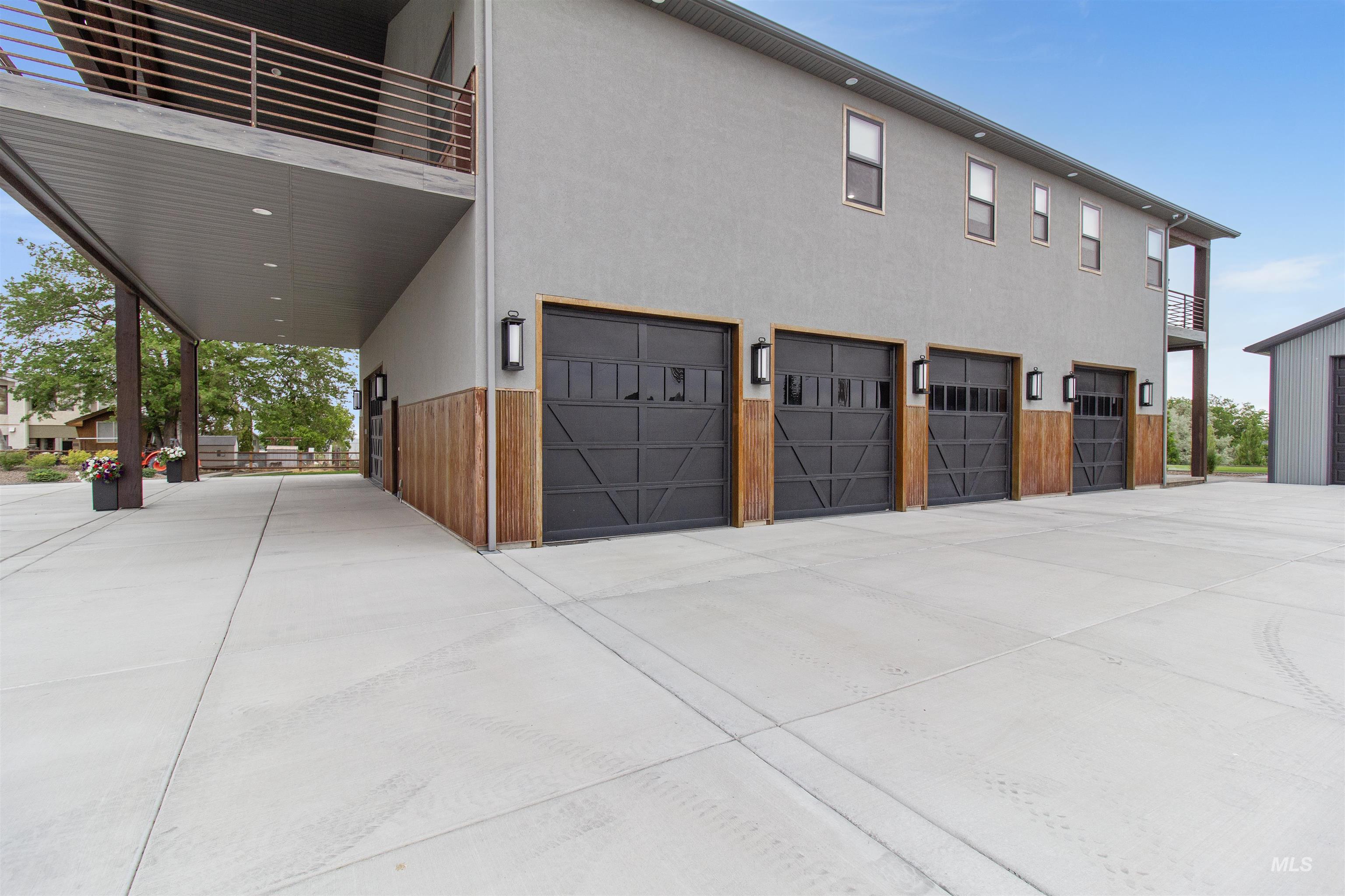 3924 N 2100 E Property Photo 5