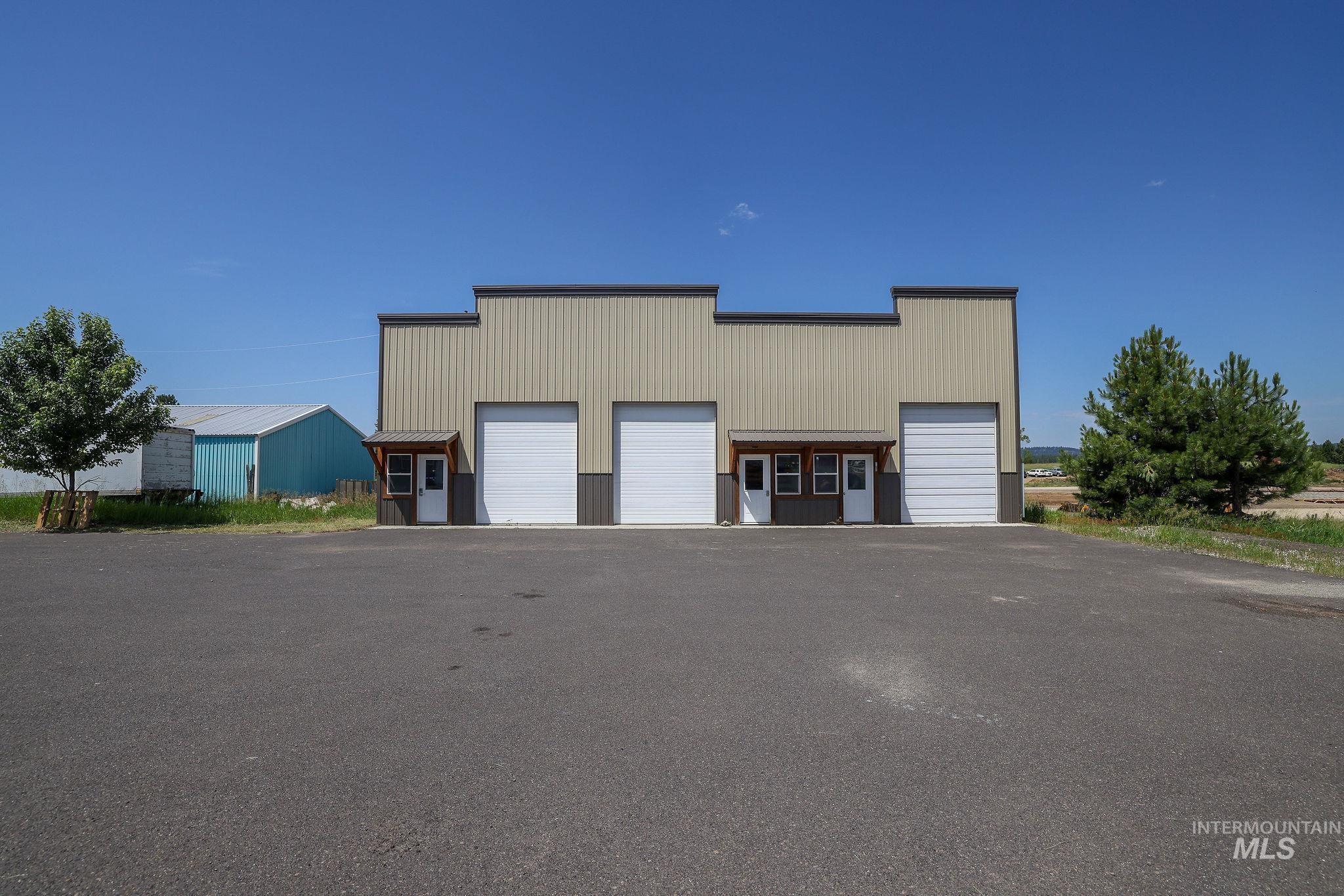 460 Krahn Property Photo 4