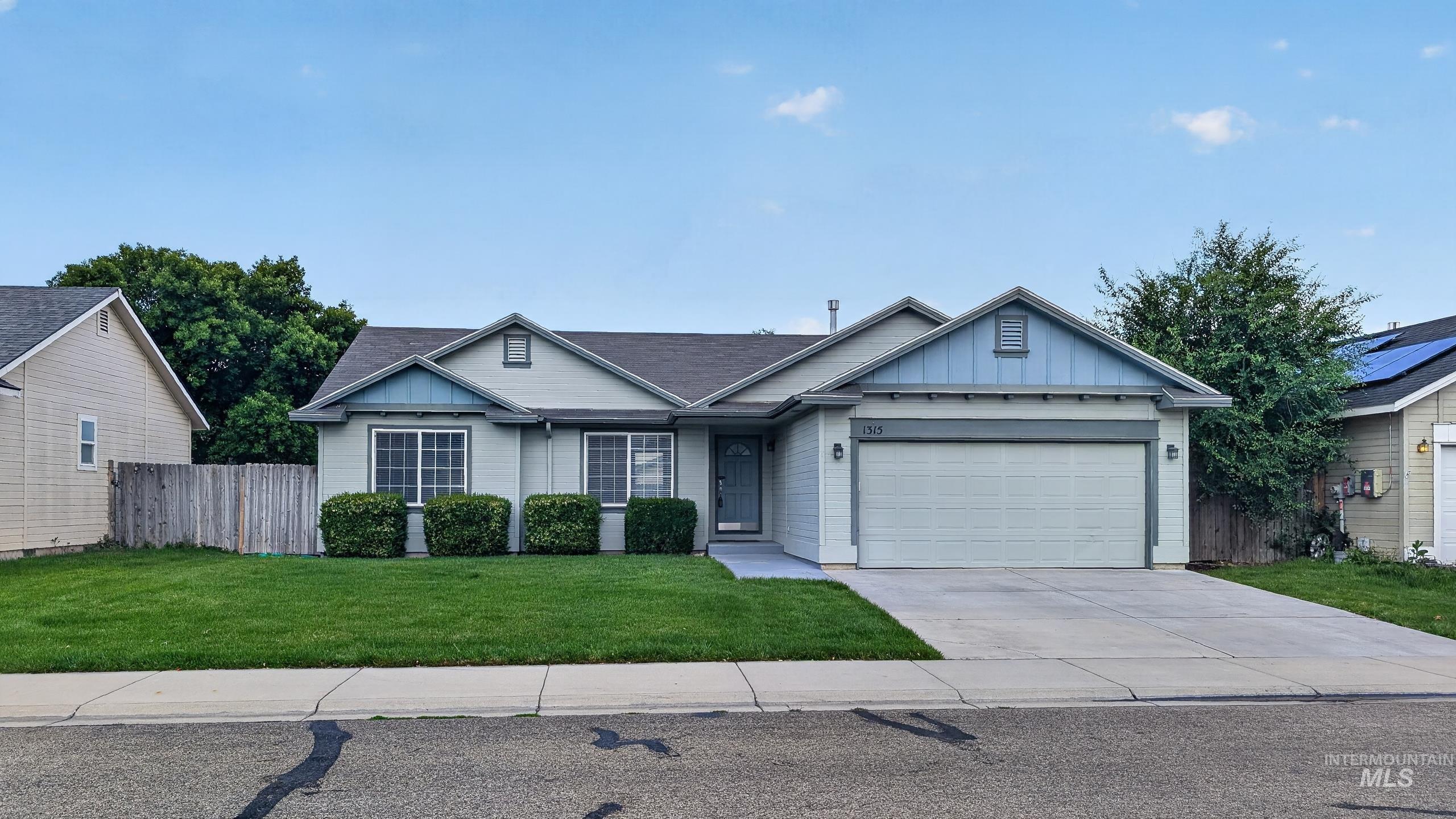 1315 N Cathy Ave Property Photo 1