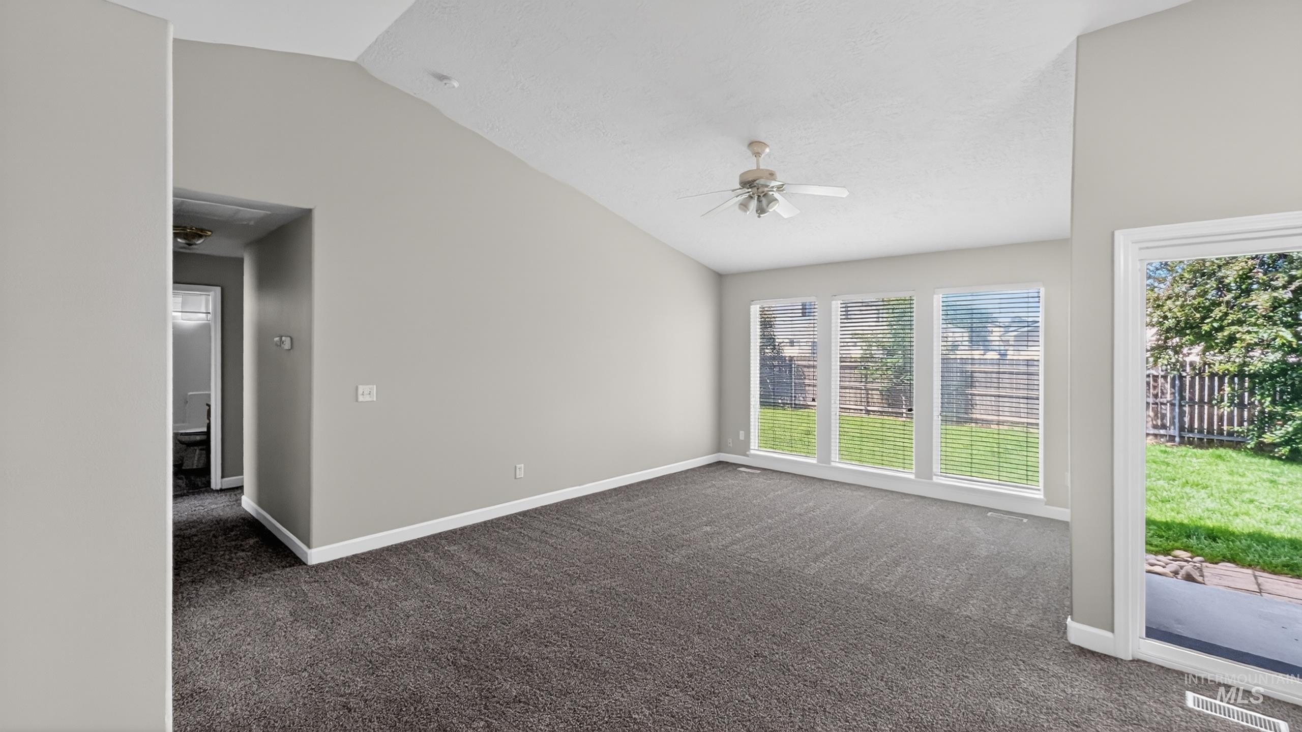 1315 N Cathy Ave Property Photo 2