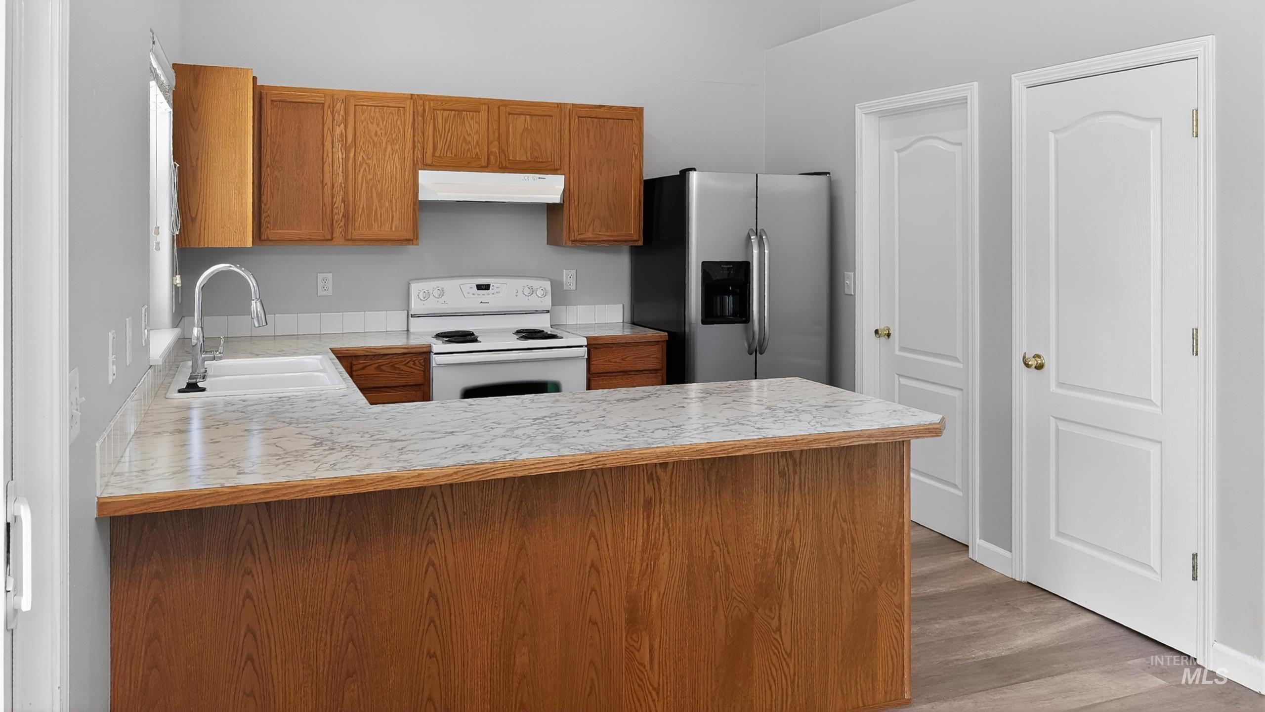 1315 N Cathy Ave Property Photo 5