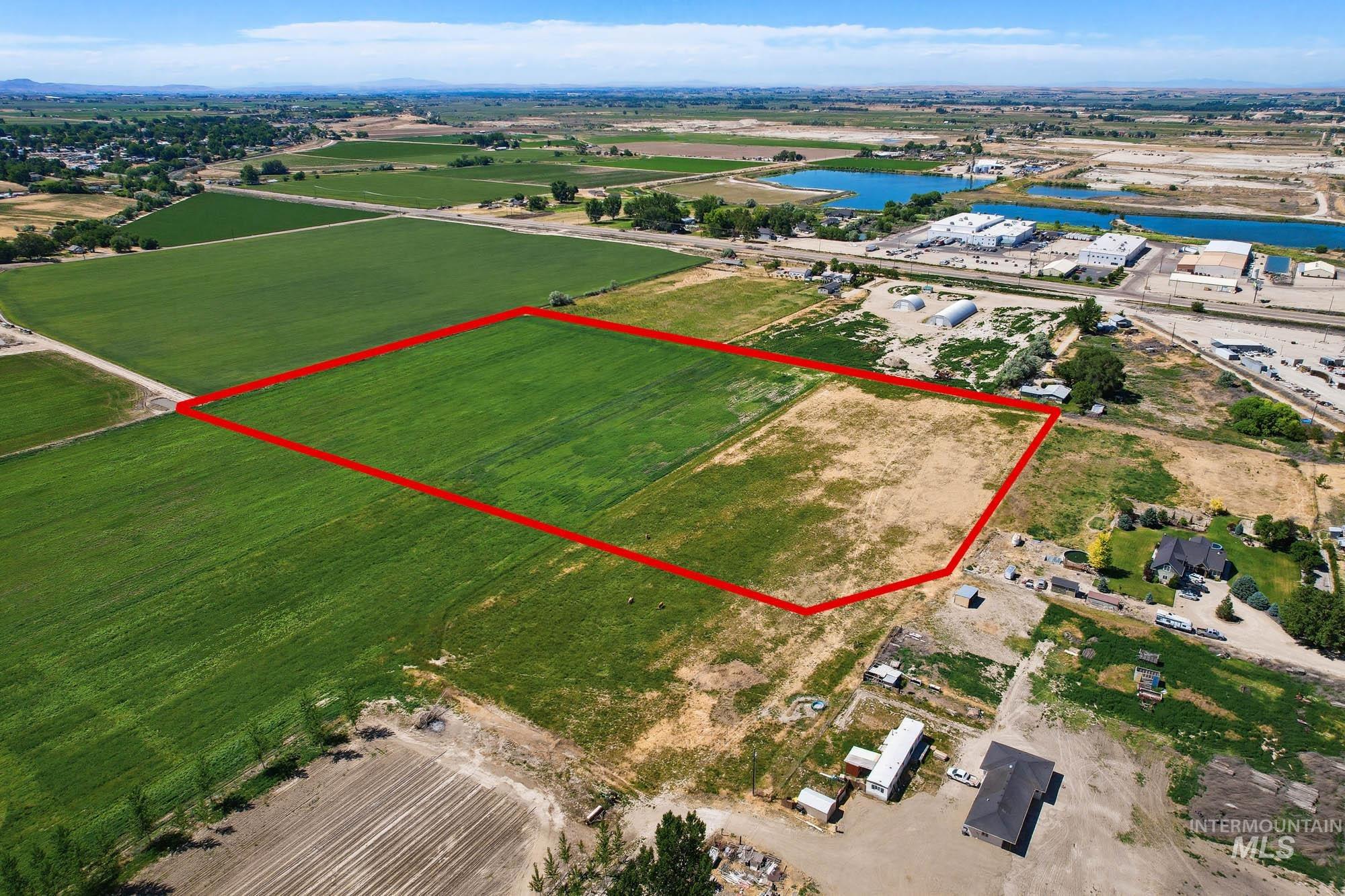20201 Simplot Blvd Property Photo 17