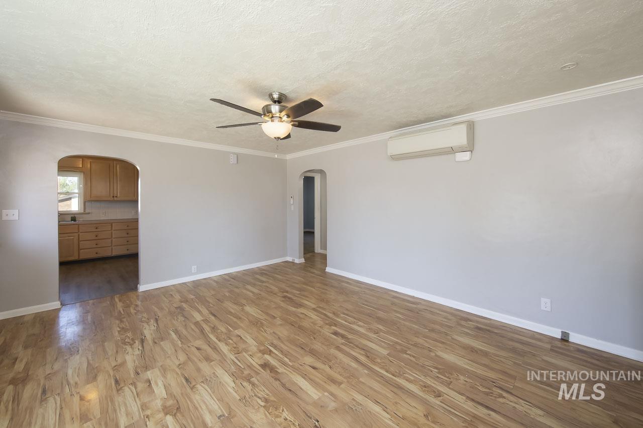 1202 E Main Street Property Photo 7