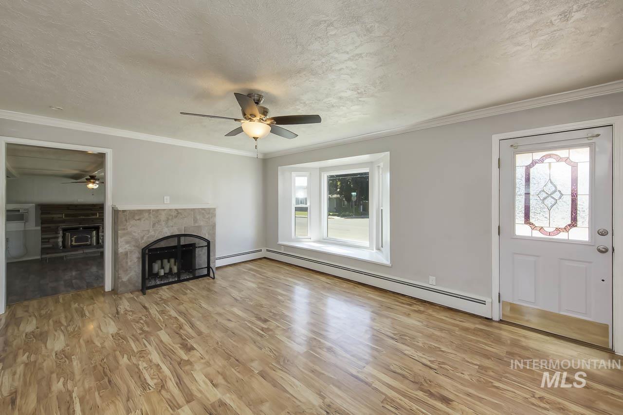 1202 E Main Street Property Photo 9