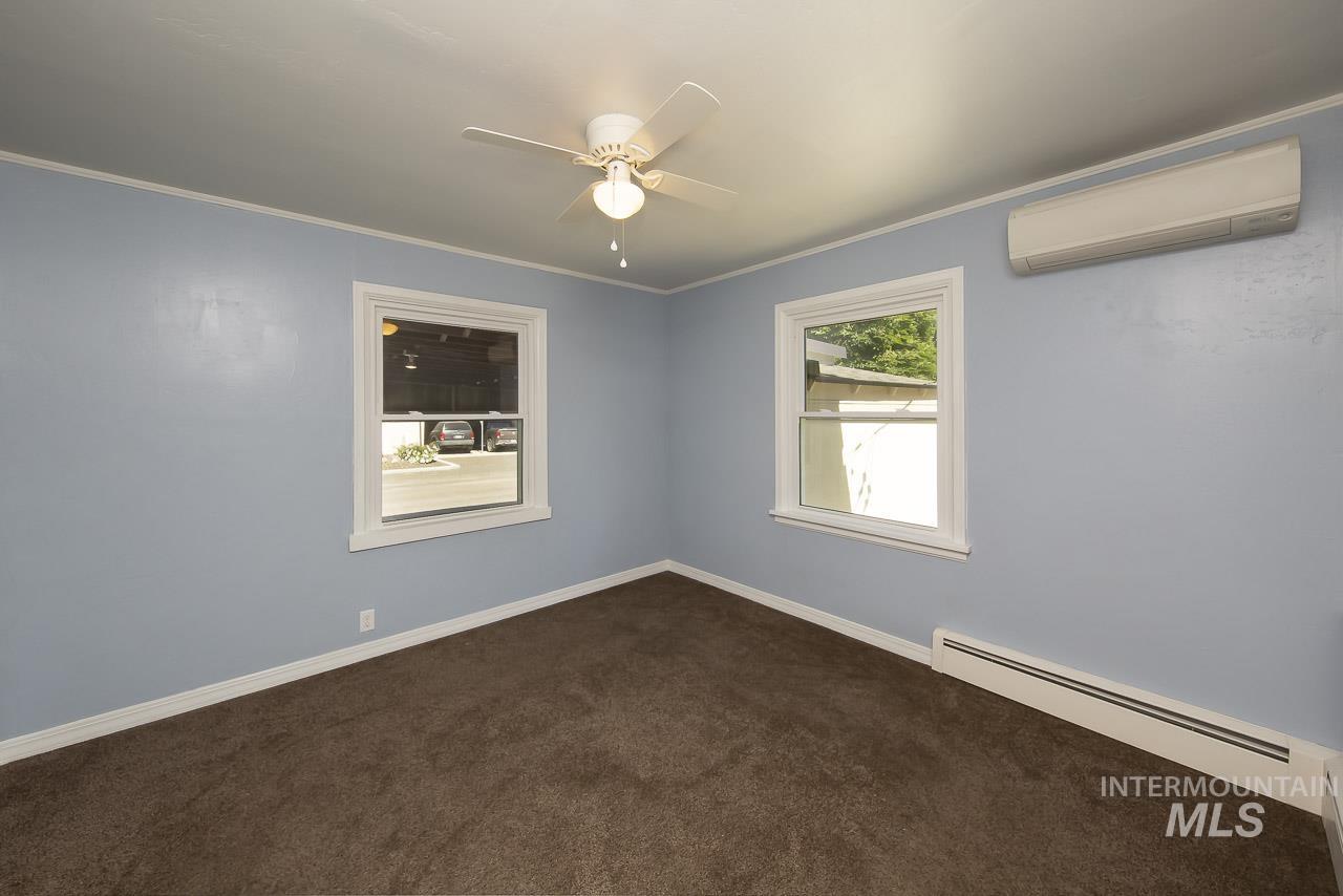 1202 E Main Street Property Photo 10