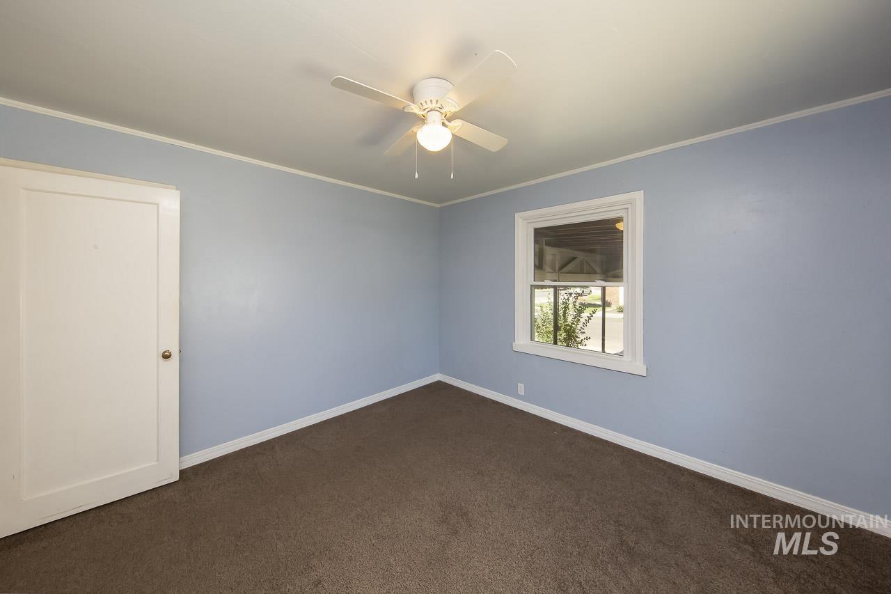 1202 E Main Street Property Photo 11
