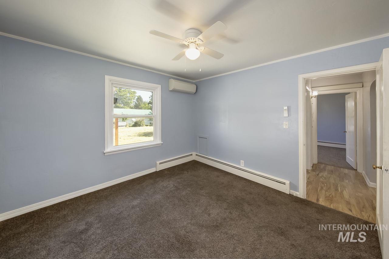1202 E Main Street Property Photo 12