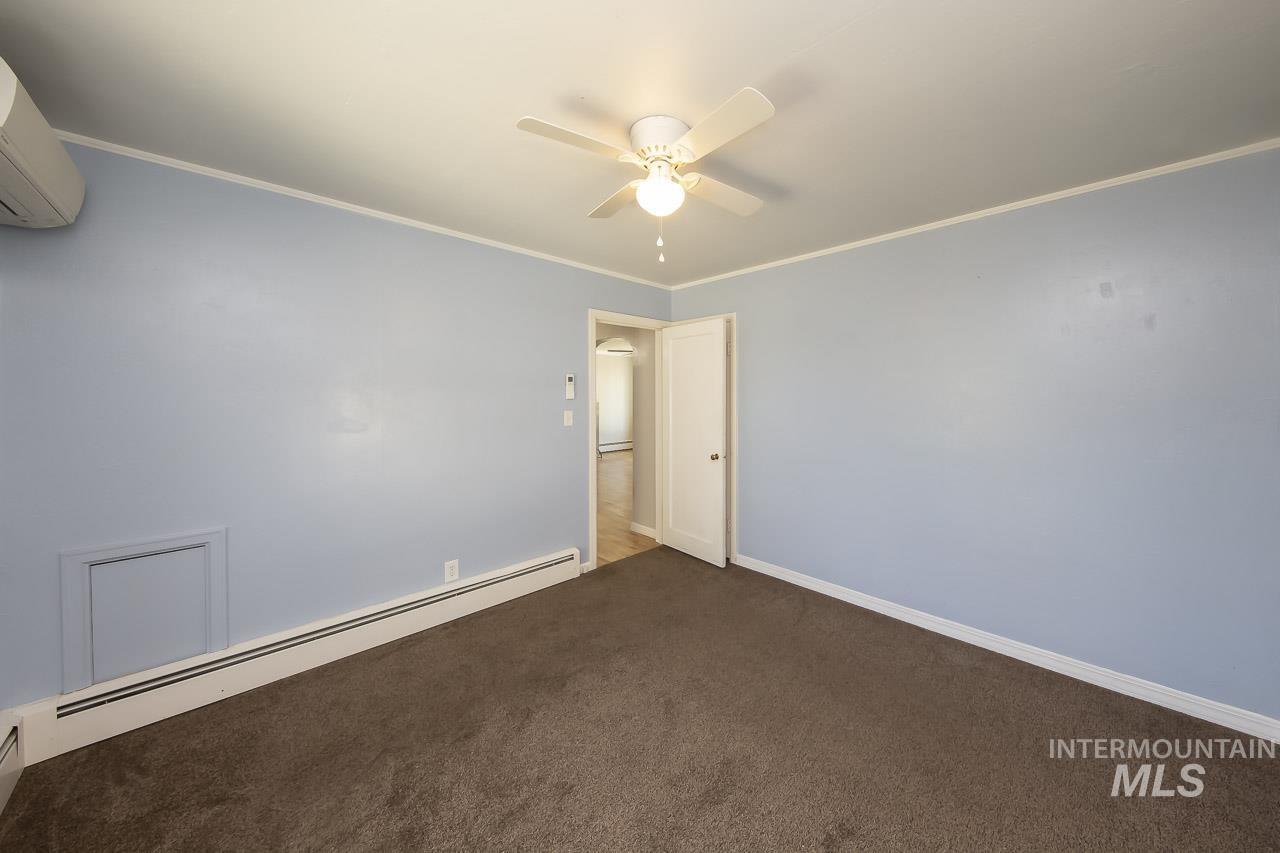 1202 E Main Street Property Photo 14